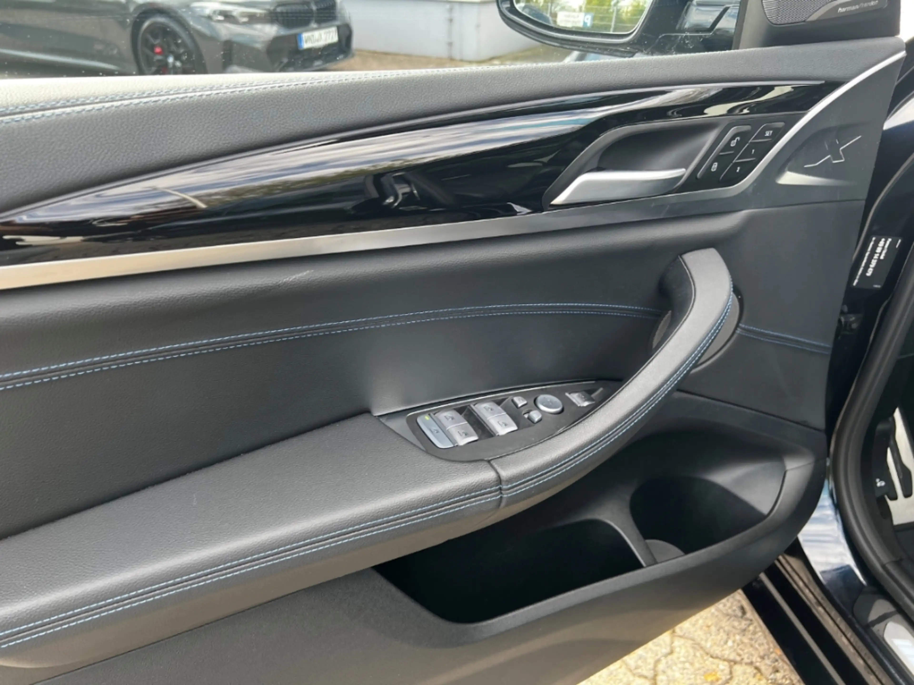 BMW iX3 Sportpaket HUD AD AHK-klappbar El. Fondsitzverst. — photo 5