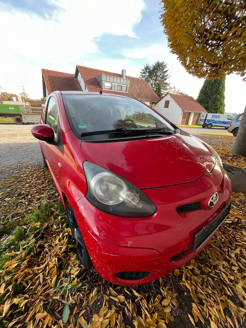Toyota Aygo Aygo 3-Türer Club Rot - 1