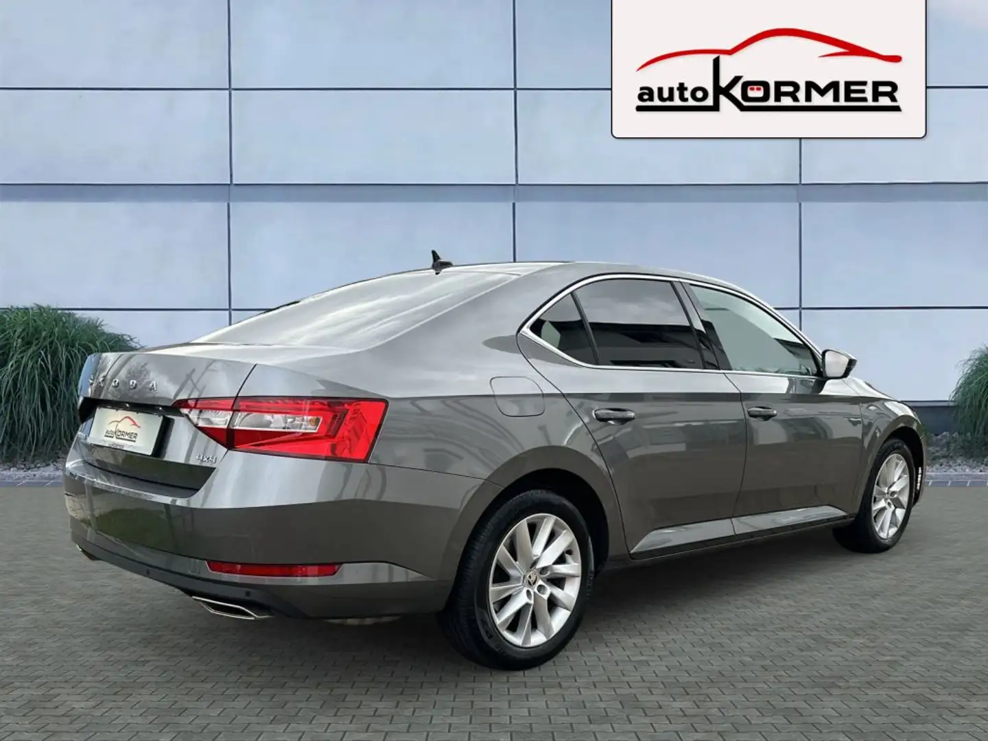 Skoda Superb 2.0 TSI 4x4 DSG Style el.Sitze,CarPlay,Virtual,DAB Grijs - 2
