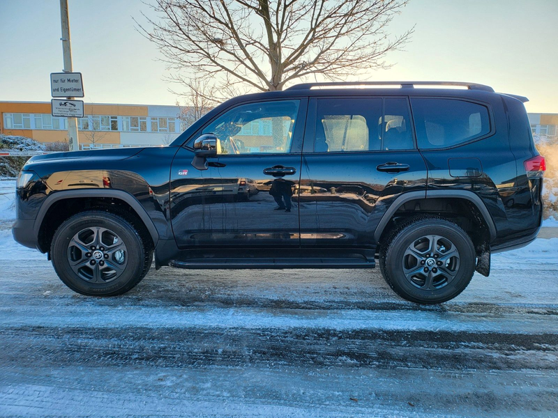 Toyota Land Cruiser 300 GAZOO Racing+SPORT+Neu2024+415HP+TwinTURBO — photo 3