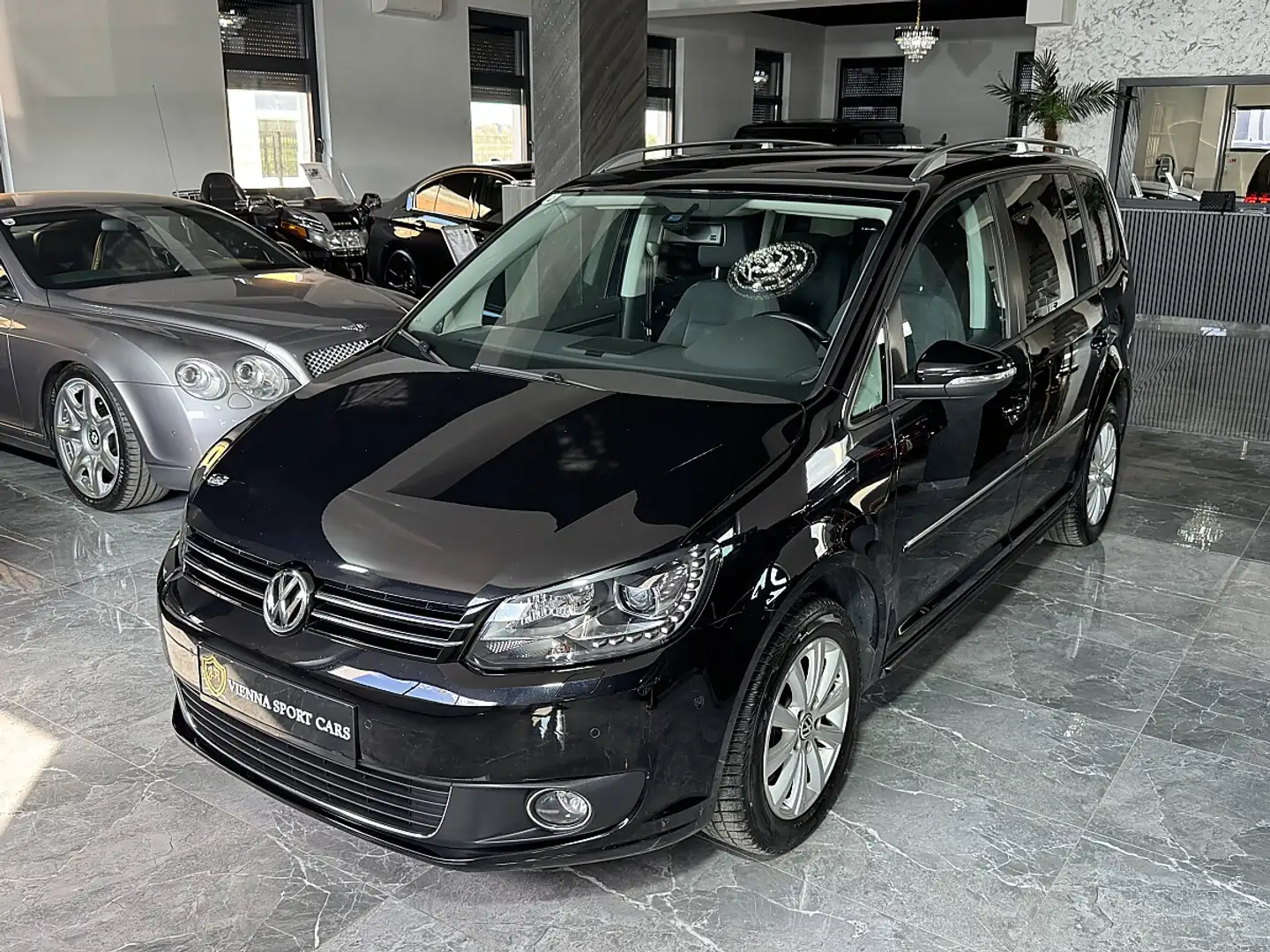 Volkswagen Touran Sky 2,0 TDI*WENIG-KM*TOP-AUSSTATUNG* Schwarz - 1