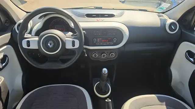 Renault Twingo view 11