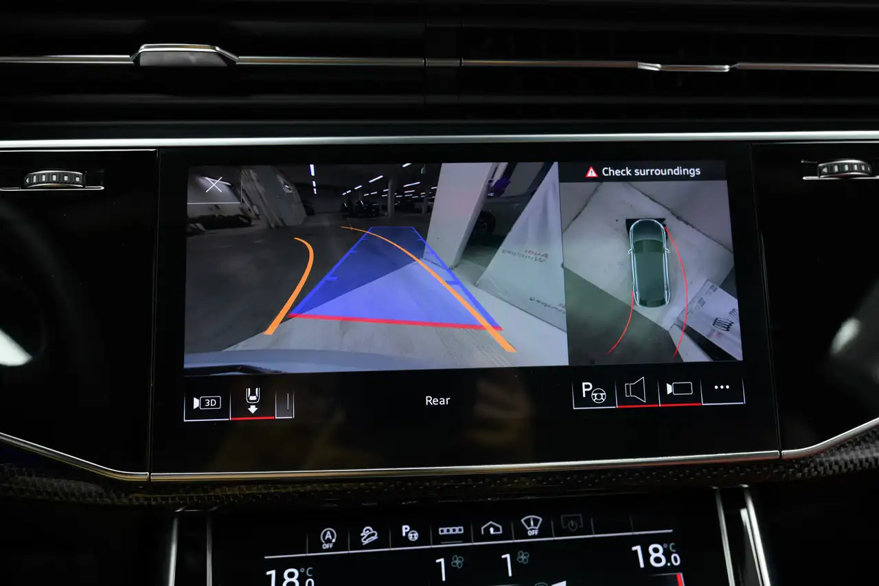 Audi SQ8 снимка Audi SQ8