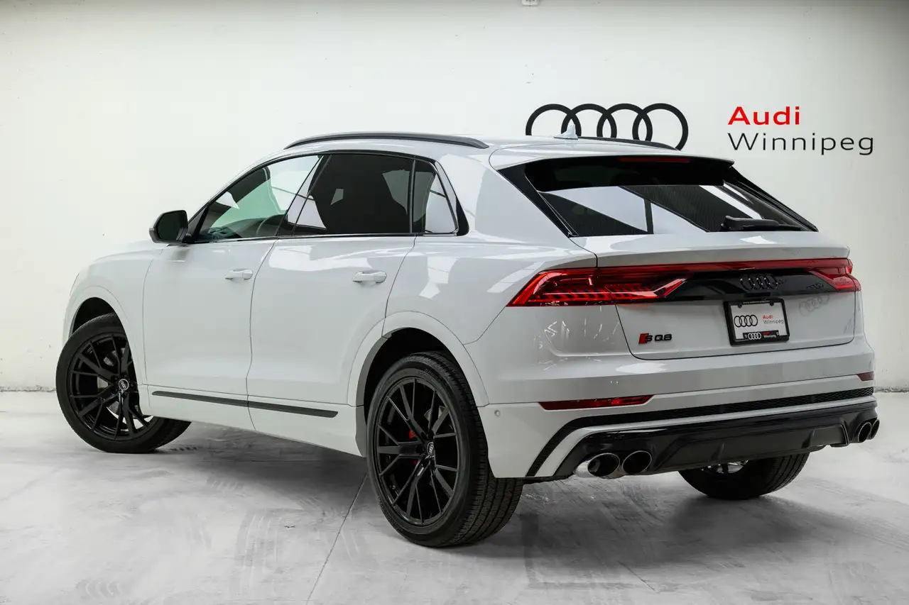 Audi SQ8 снимка Audi SQ8
