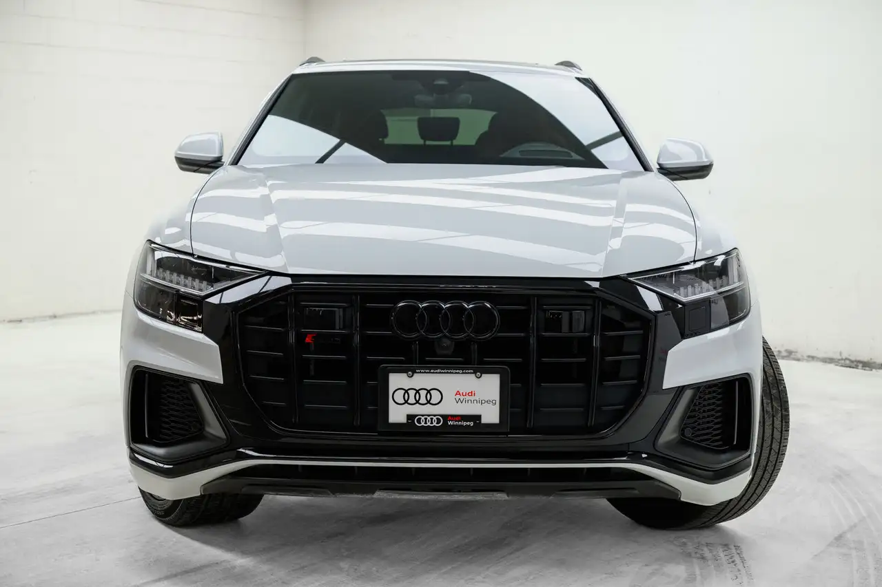 Audi SQ8 снимка Audi SQ8