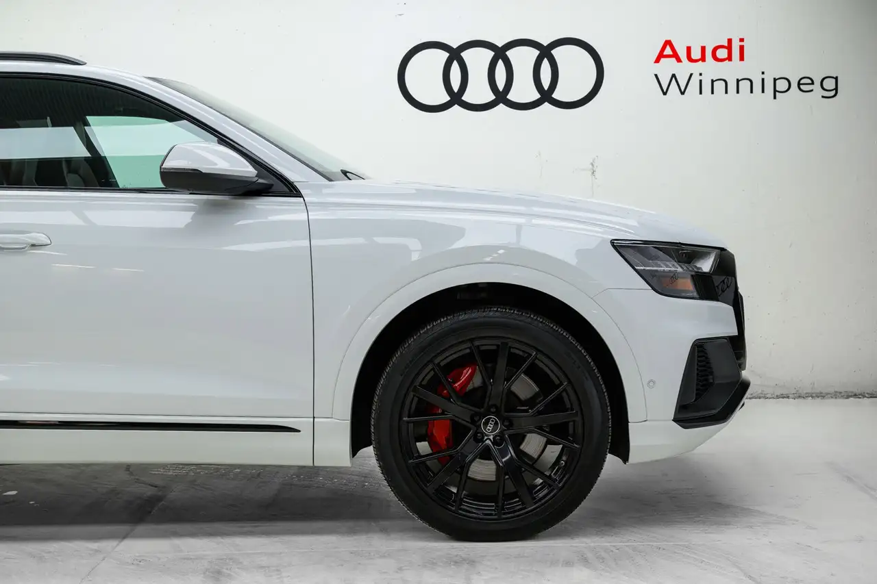Audi SQ8 снимка Audi SQ8