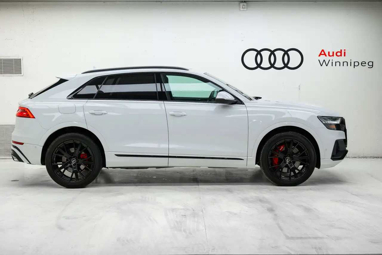 Audi SQ8 снимка Audi SQ8