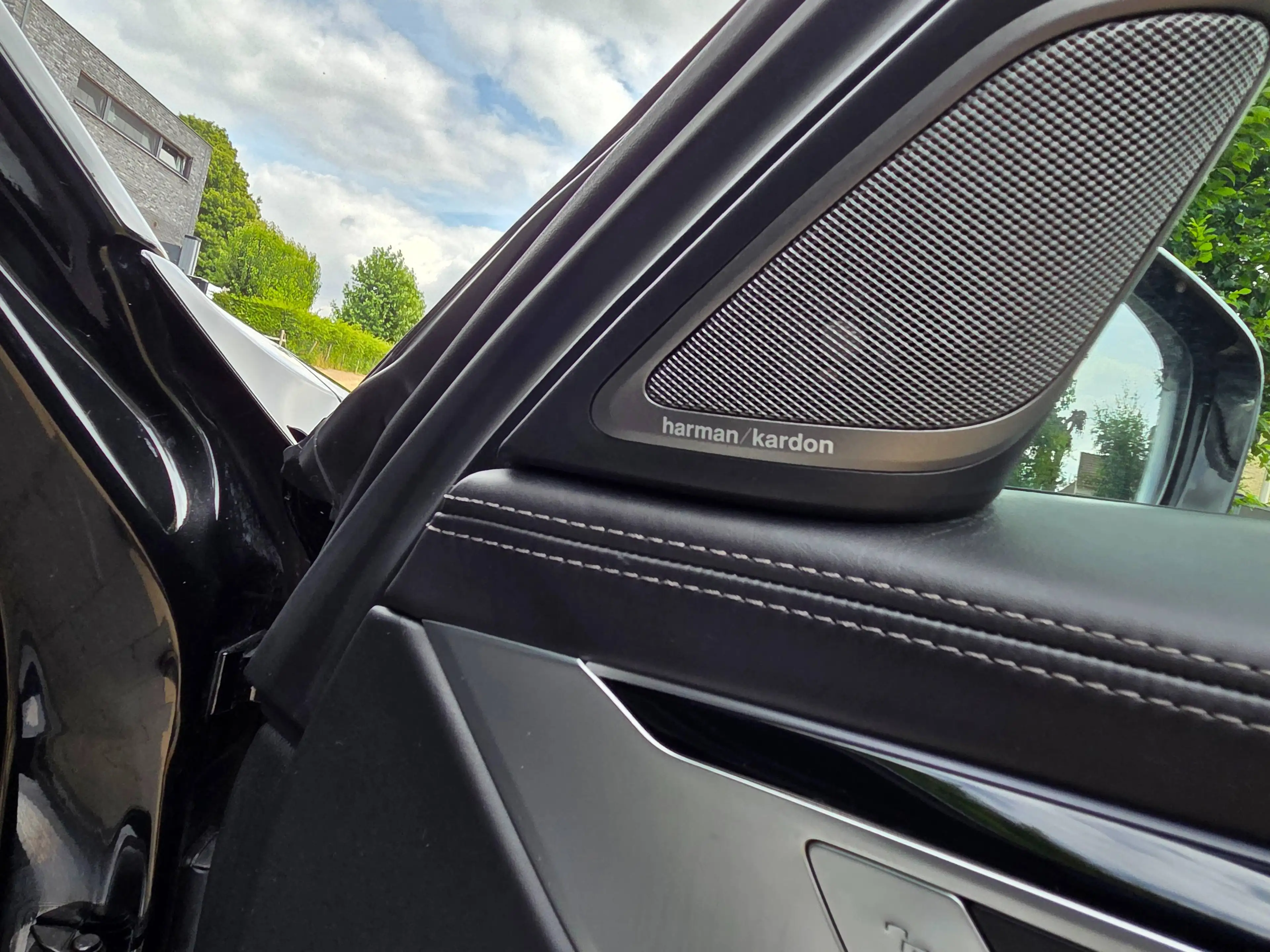 BMW 745 e iPerformance — photo 13