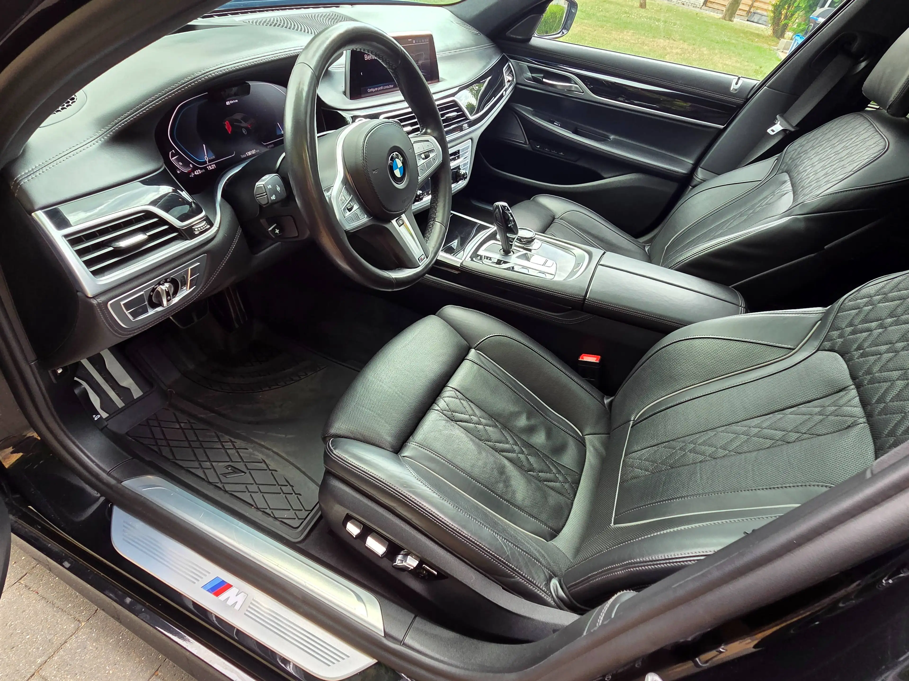 BMW 745 e iPerformance — photo 11