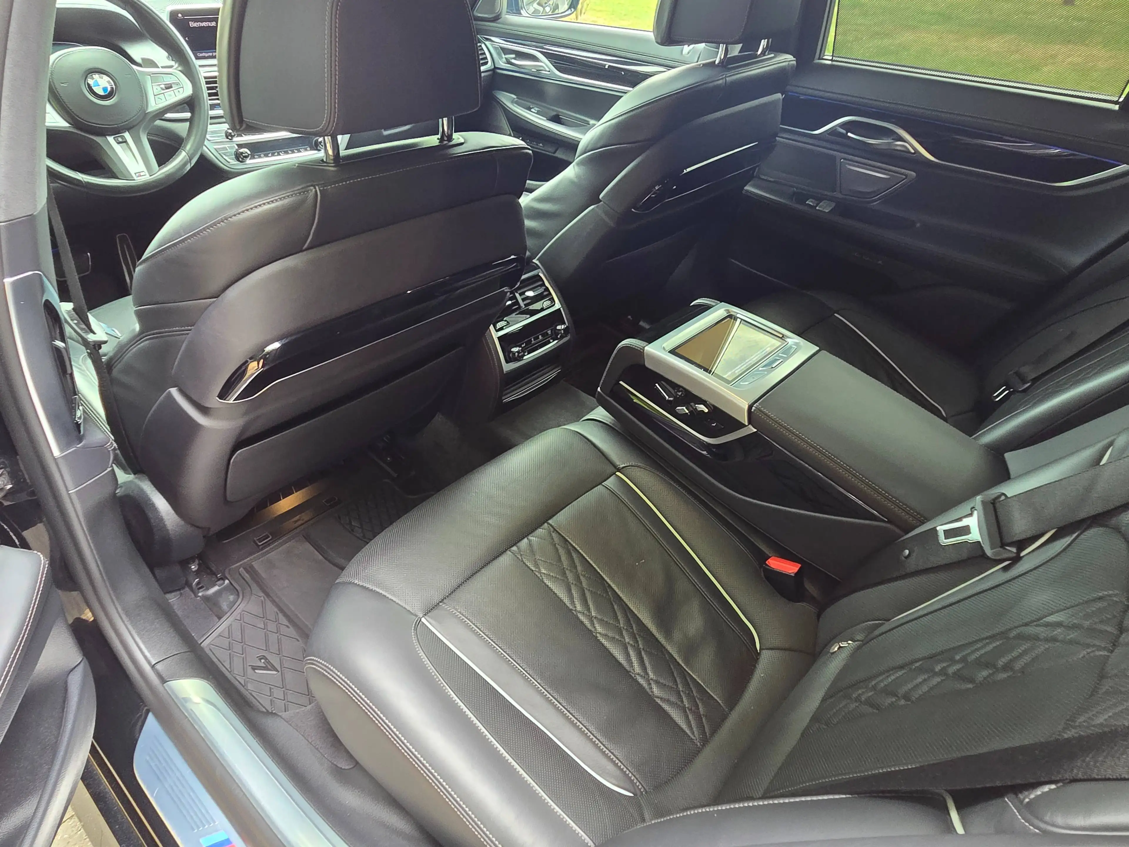 BMW 745 e iPerformance — photo 12