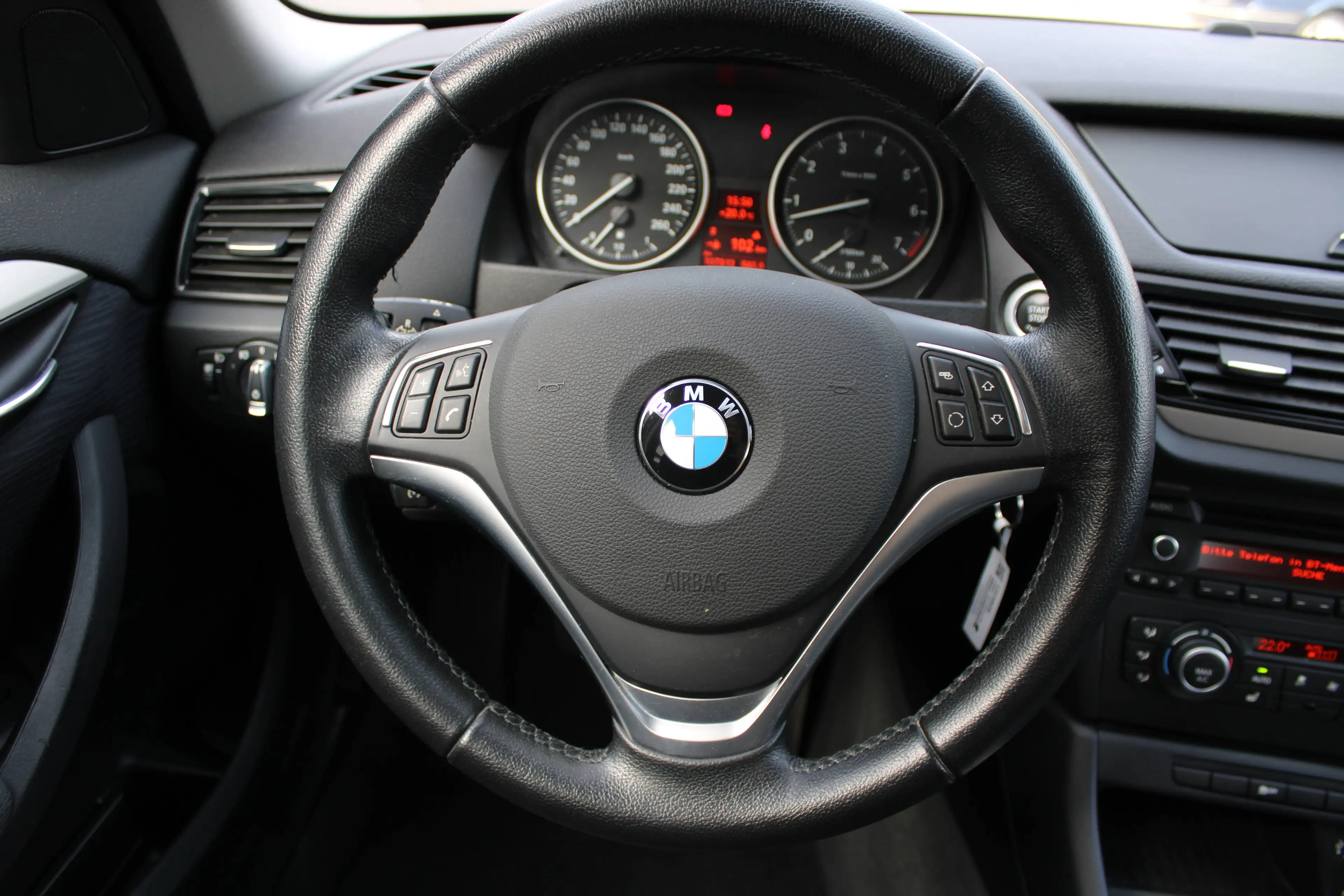 BMW X1 sDrive 18 i Aus 1. Hand — photo 13