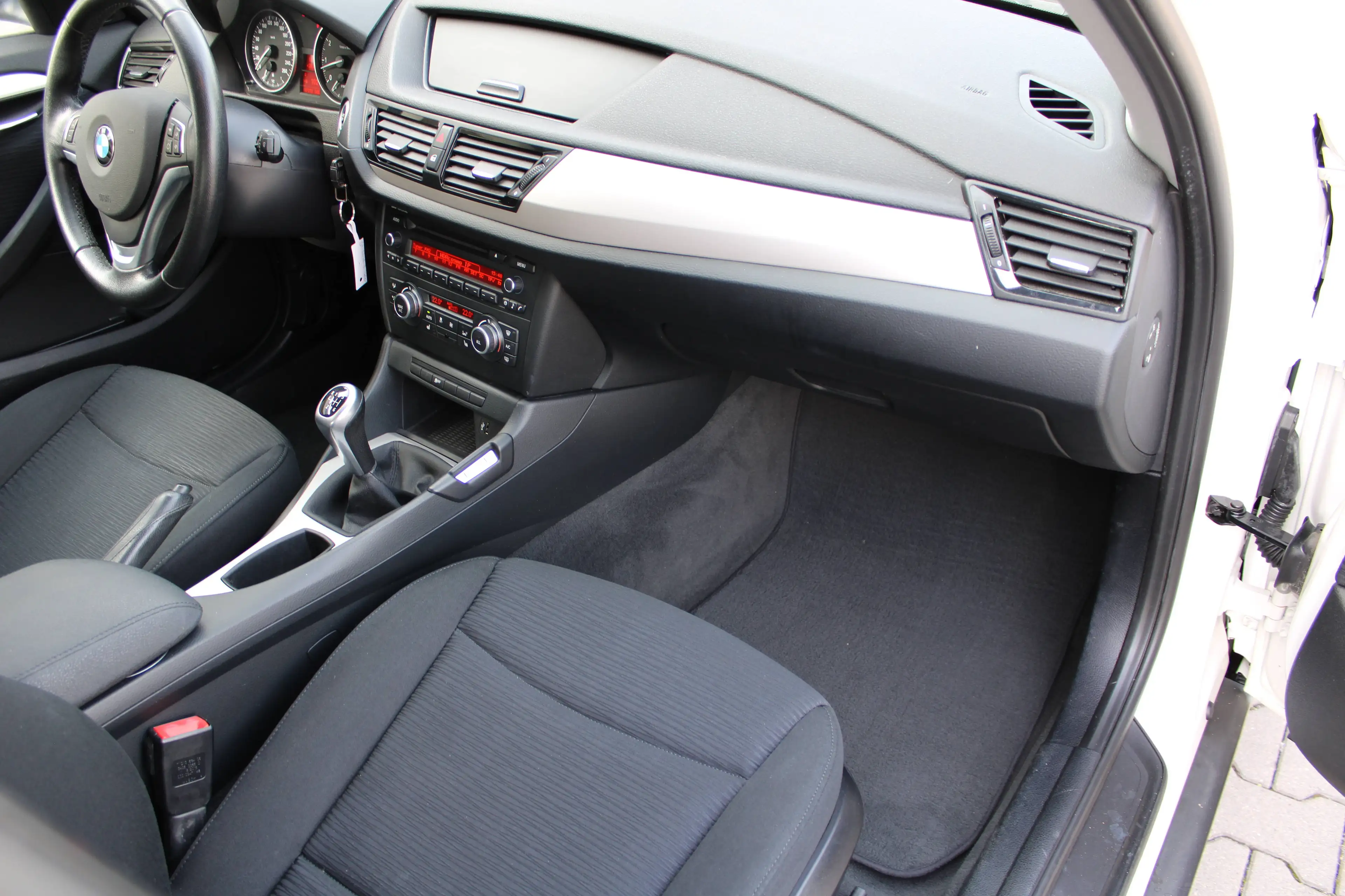 BMW X1 sDrive 18 i Aus 1. Hand — photo 8