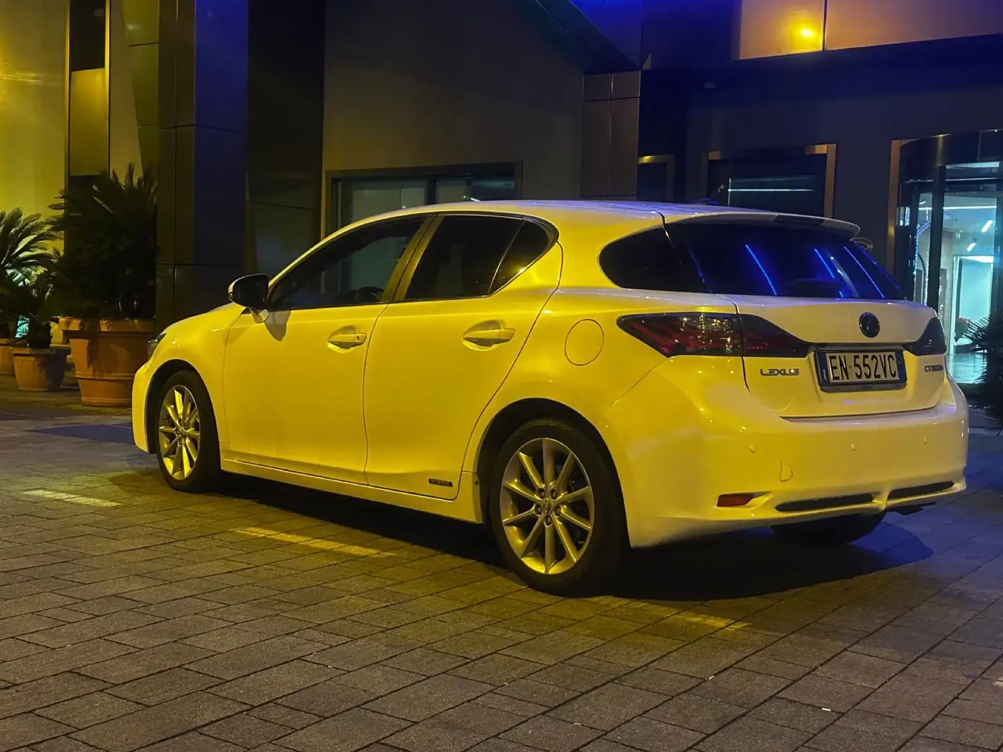 Lexus CT 200h 1.8 Luxury cvt - 2