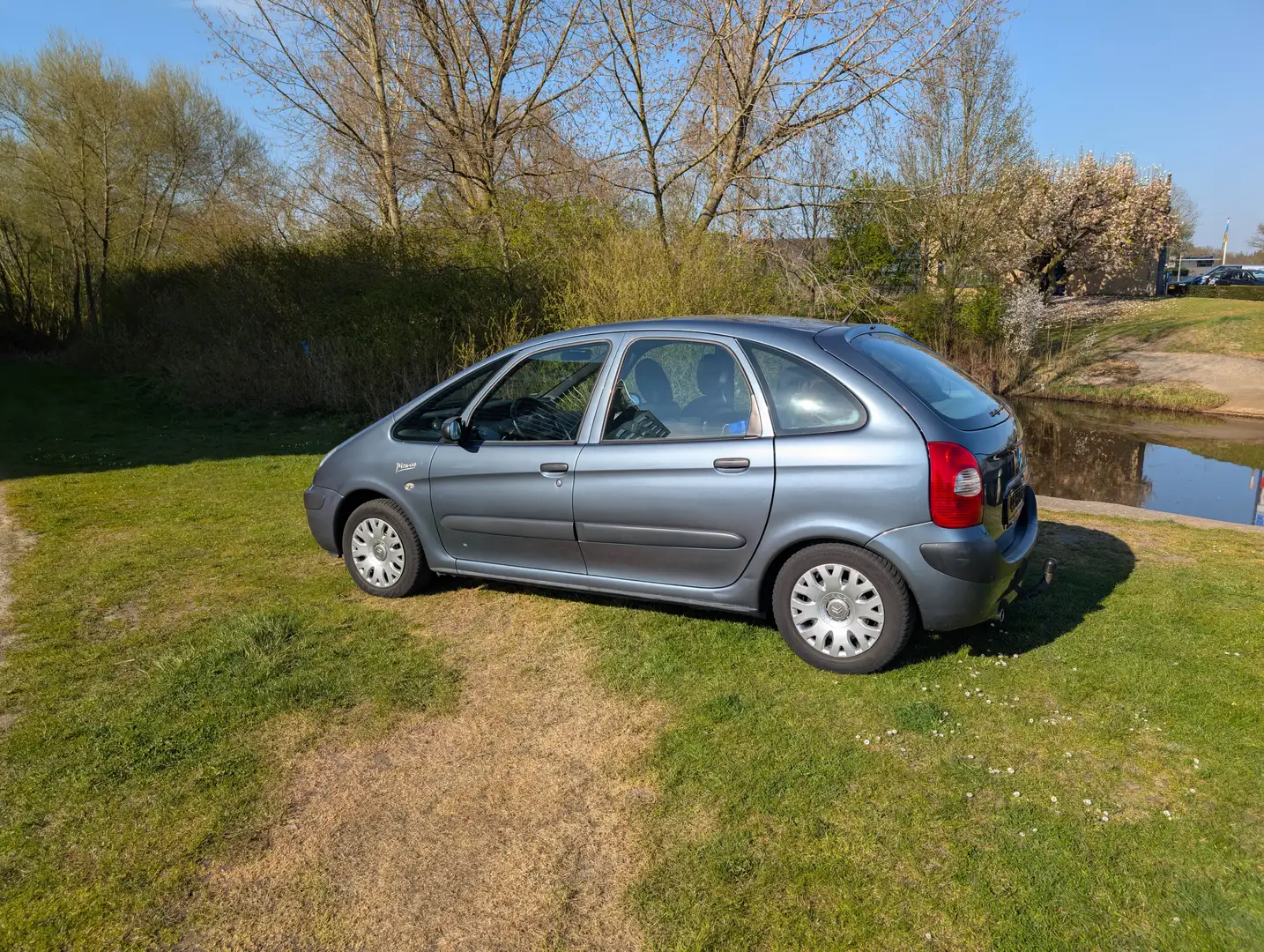 Citroen Xsara Picasso 1.6i-16V+Prestige Gris - 1