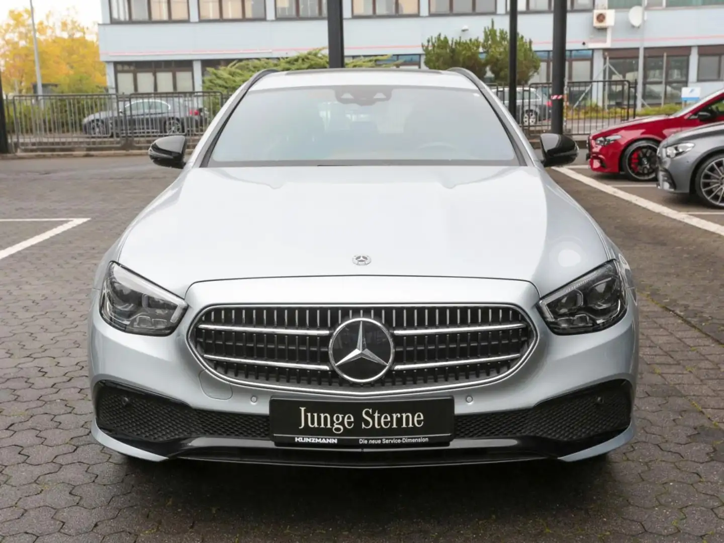 Mercedes-Benz E 300 de 4M T Avantgarde Night AHK Schiebedach Silber - 2