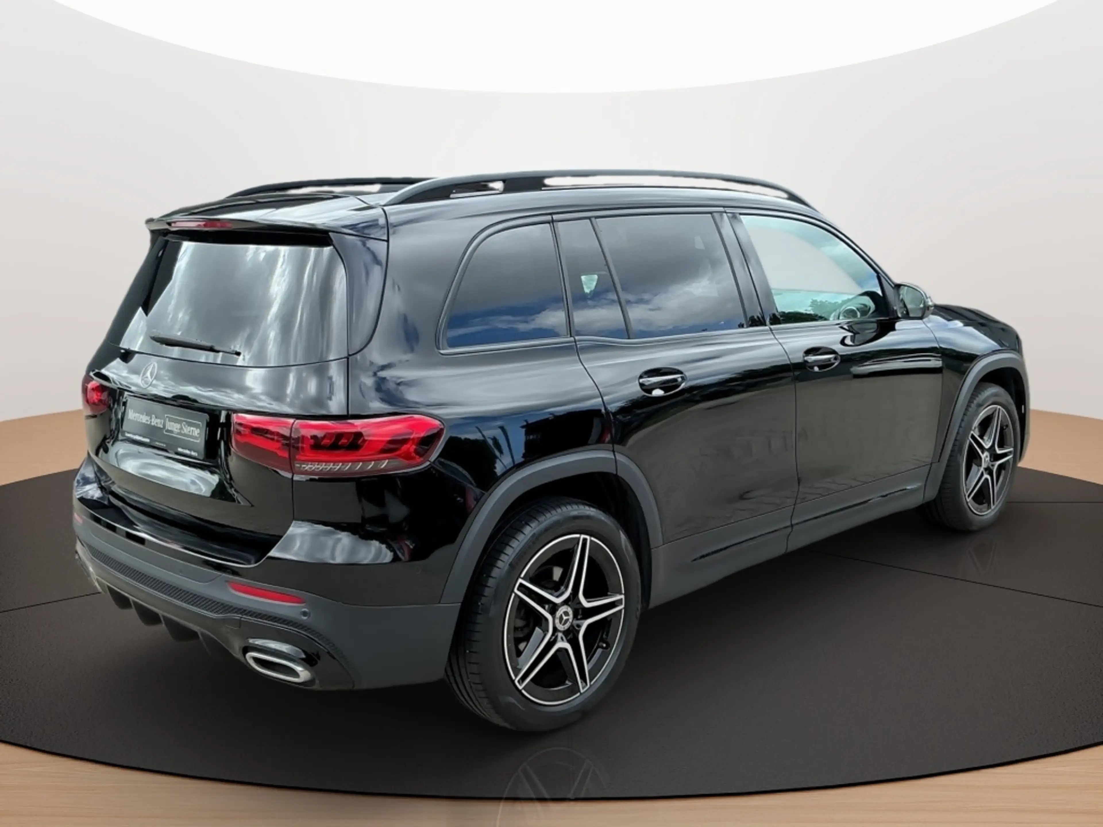 Mercedes-Benz GLB 200 AMG NIGHT MULTI KAMERA PANO SPUR PDC SHD — photo 7