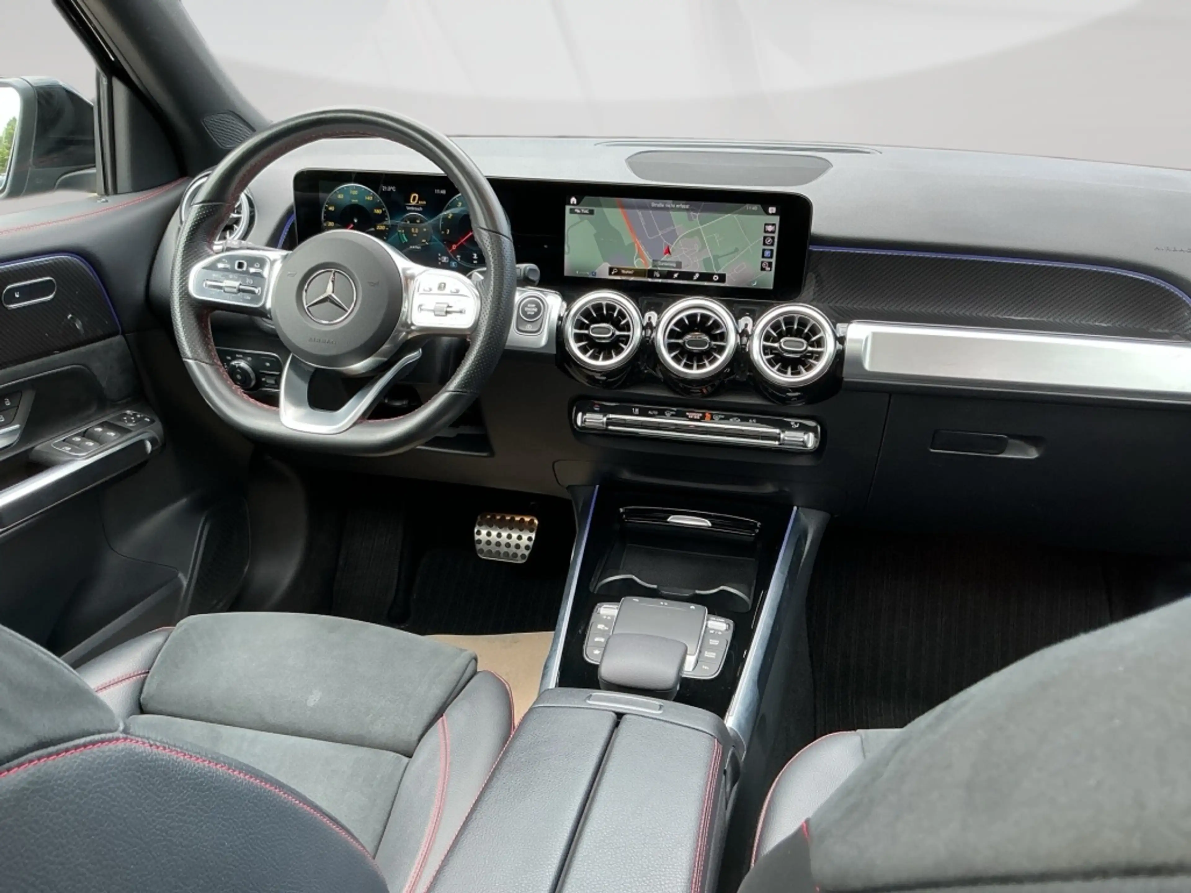 Mercedes-Benz GLB 200 AMG NIGHT MULTI KAMERA PANO SPUR PDC SHD — photo 11