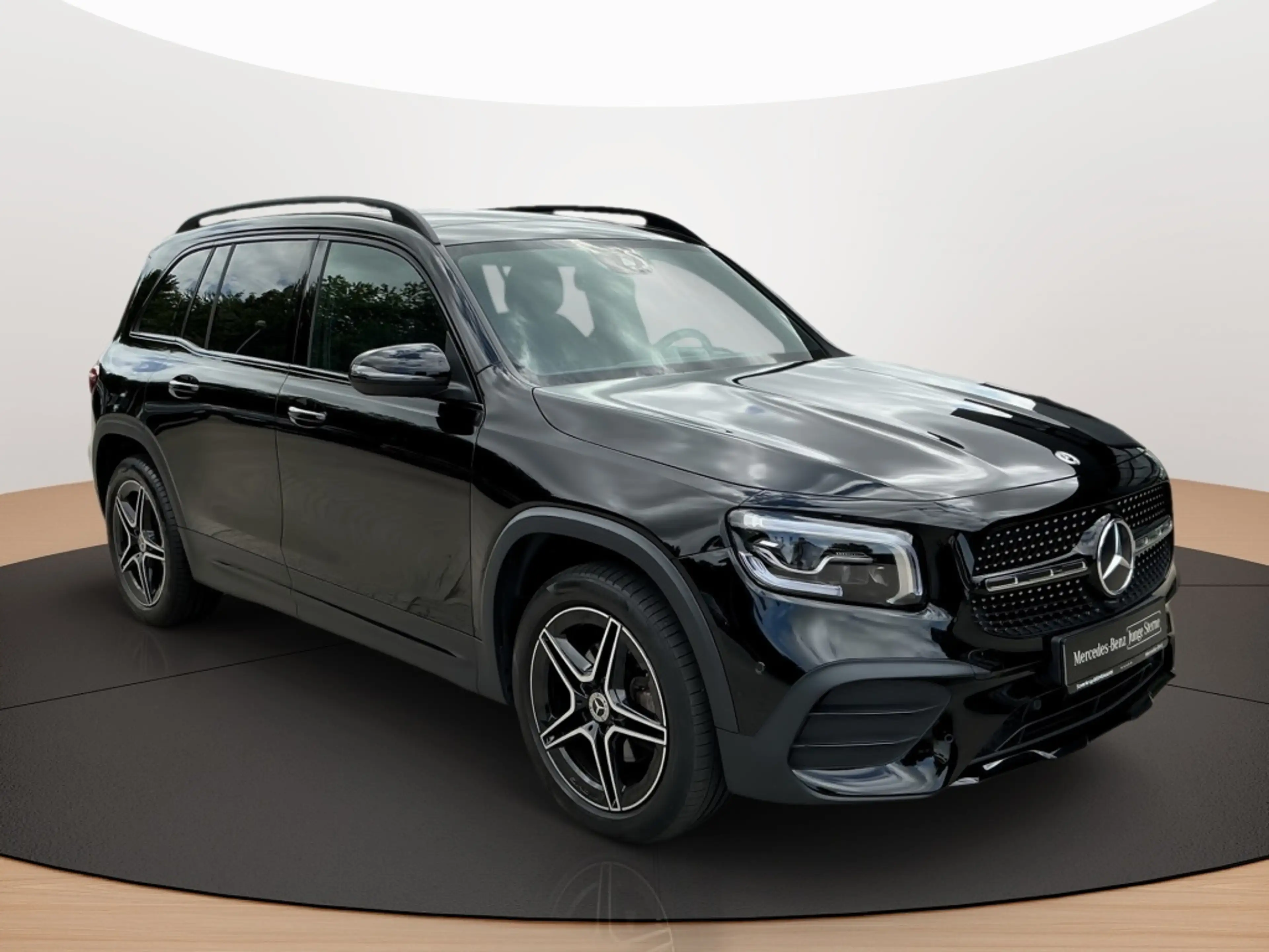 Mercedes-Benz GLB 200 AMG NIGHT MULTI KAMERA PANO SPUR PDC SHD — photo 5