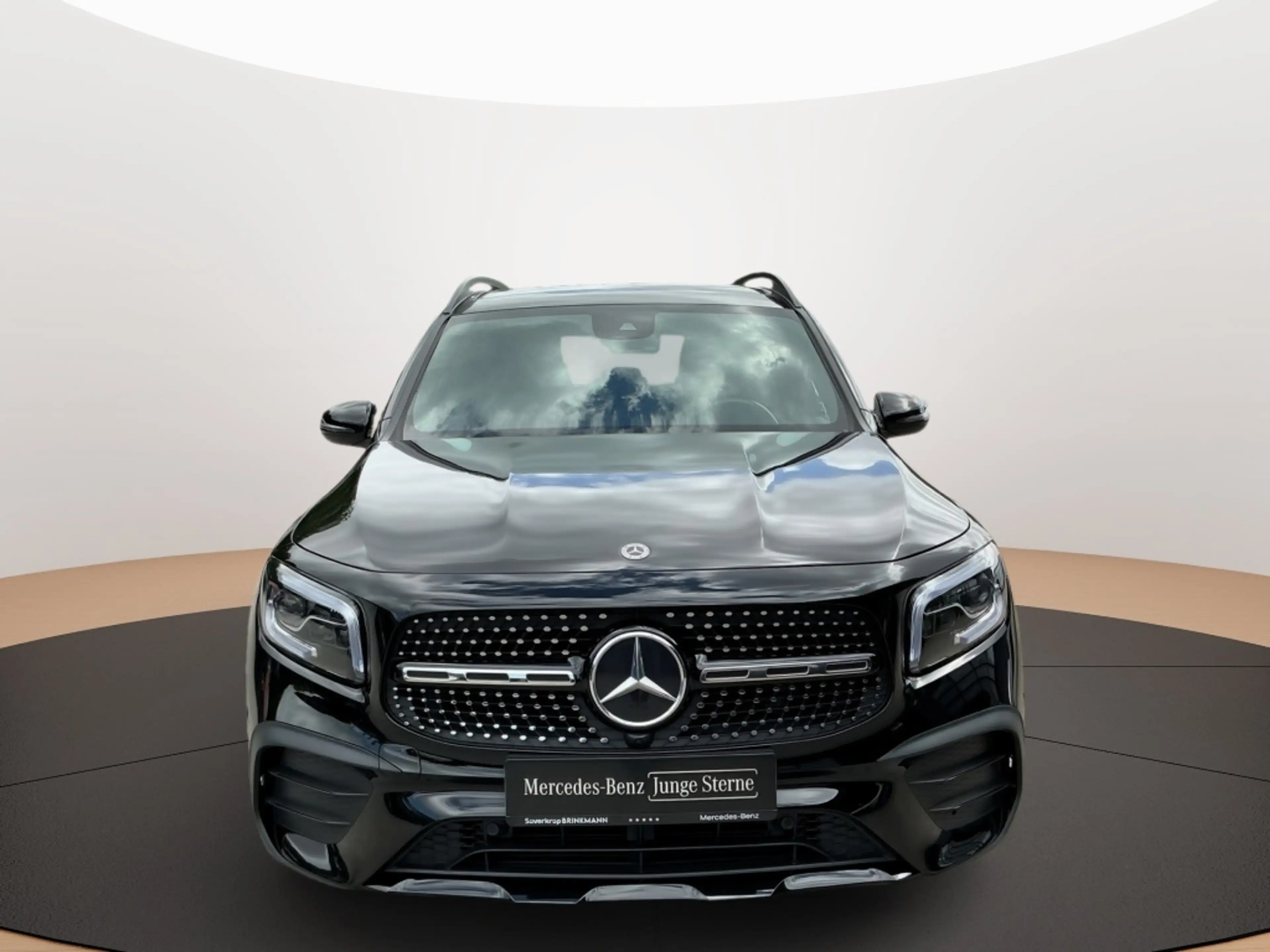 Mercedes-Benz GLB 200 AMG NIGHT MULTI KAMERA PANO SPUR PDC SHD — photo 4