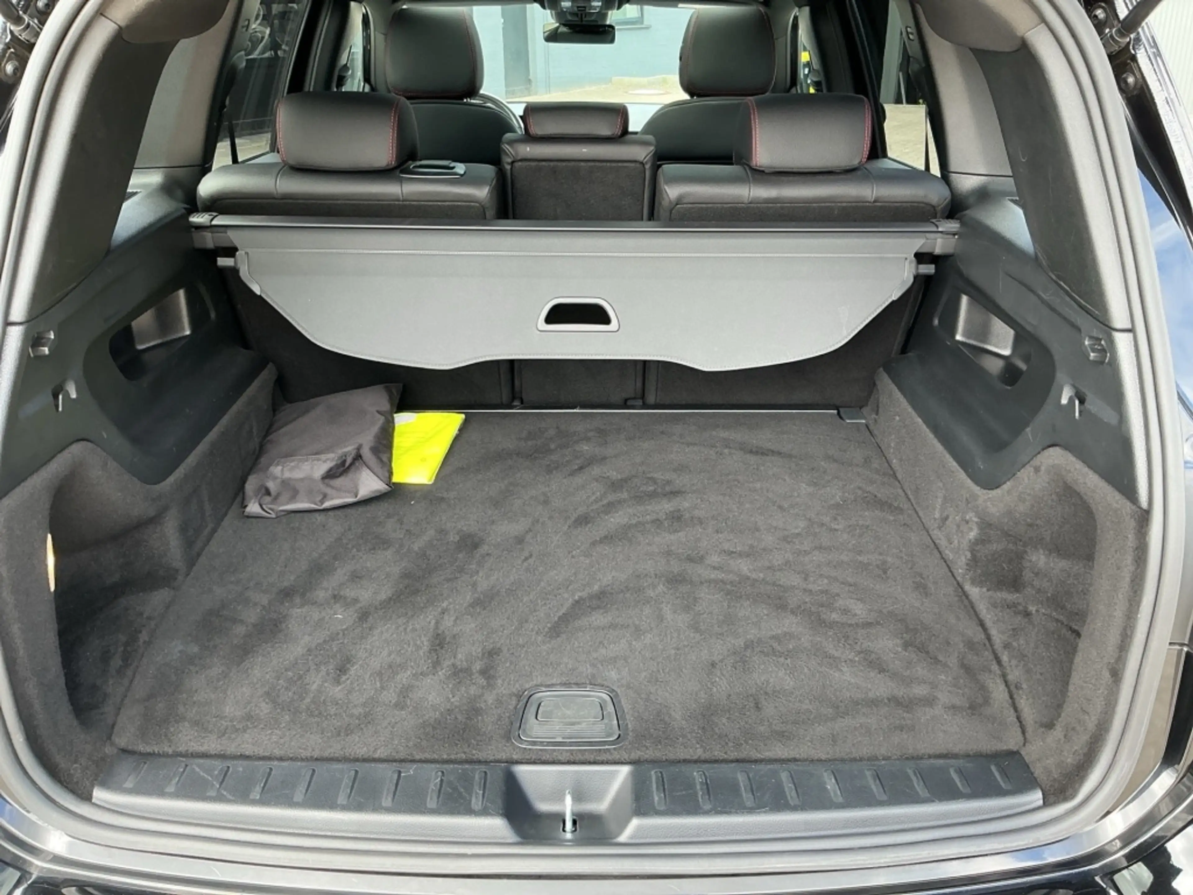 Mercedes-Benz GLB 200 AMG NIGHT MULTI KAMERA PANO SPUR PDC SHD — photo 15