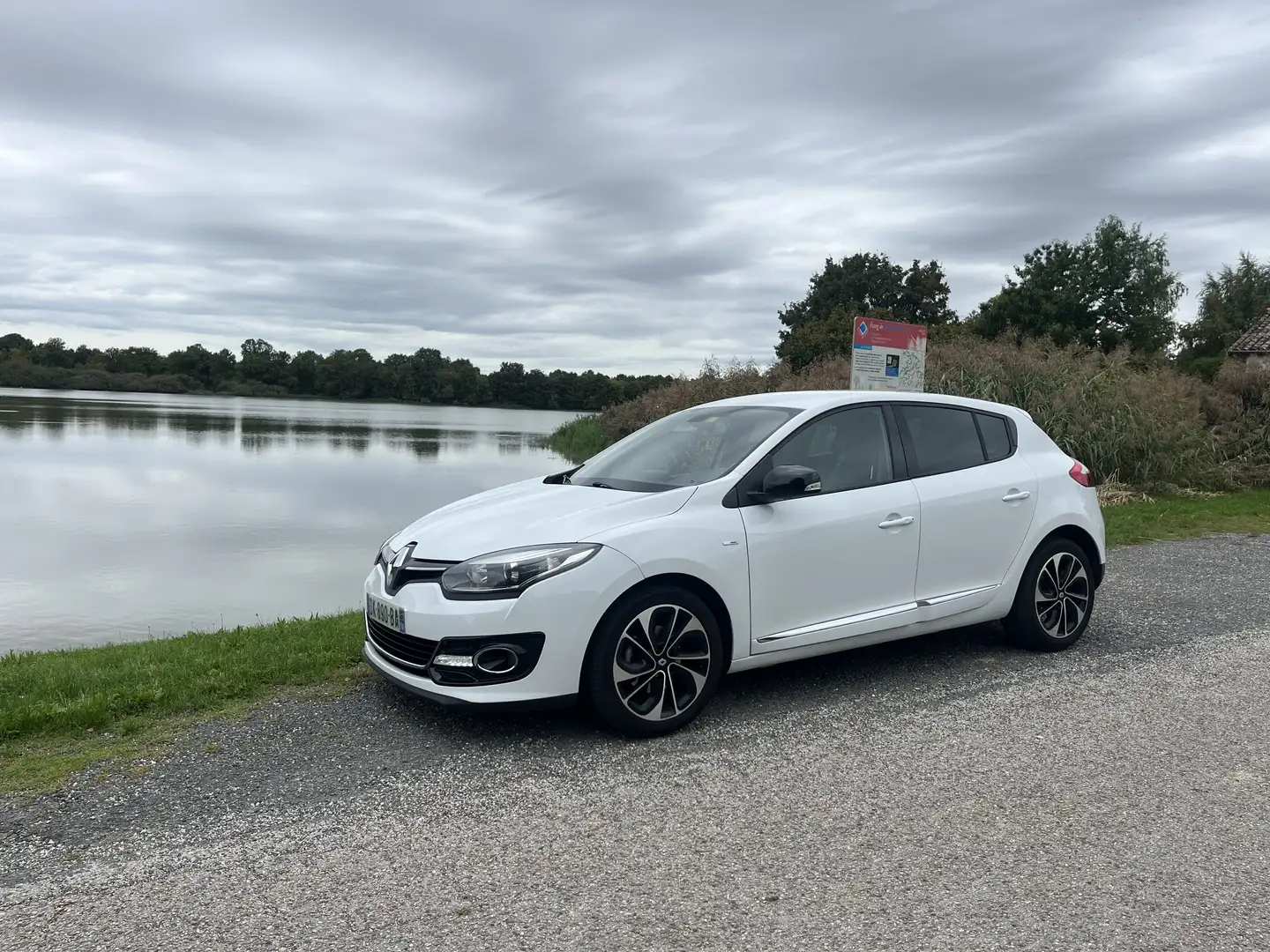 Renault Megane Mégane III Coupé dCi 130 Energy eco2 Bose - 2