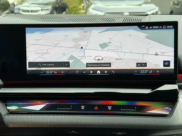 BMW 5 Series view 10