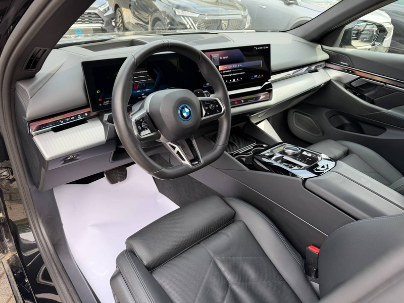 BMW 530 e MPACK PRO HARMAN KARDON HEADUP ICONIC GLOW — photo 4
