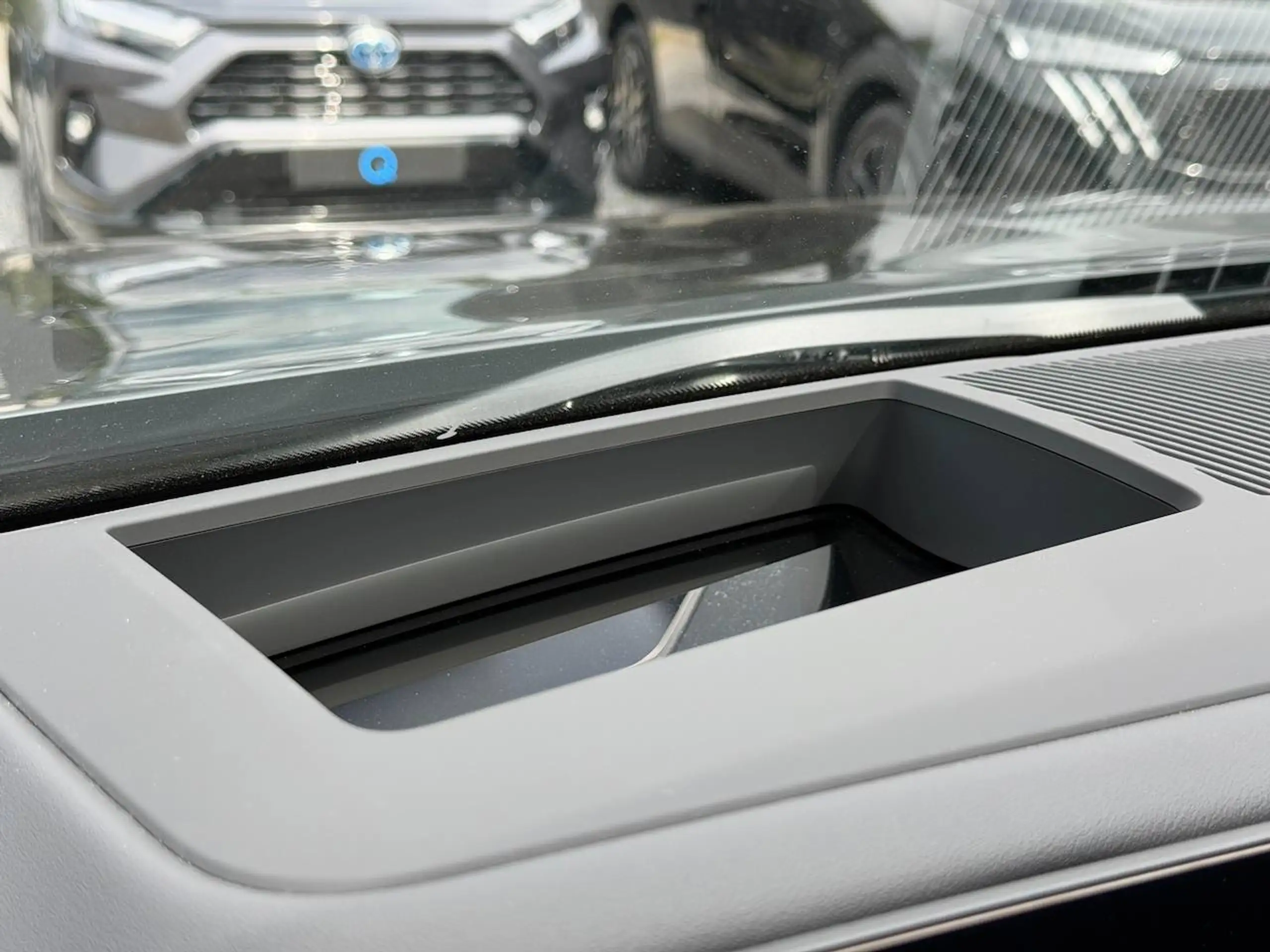 BMW 530 e MPACK PRO HARMAN KARDON HEADUP ICONIC GLOW — 24/25