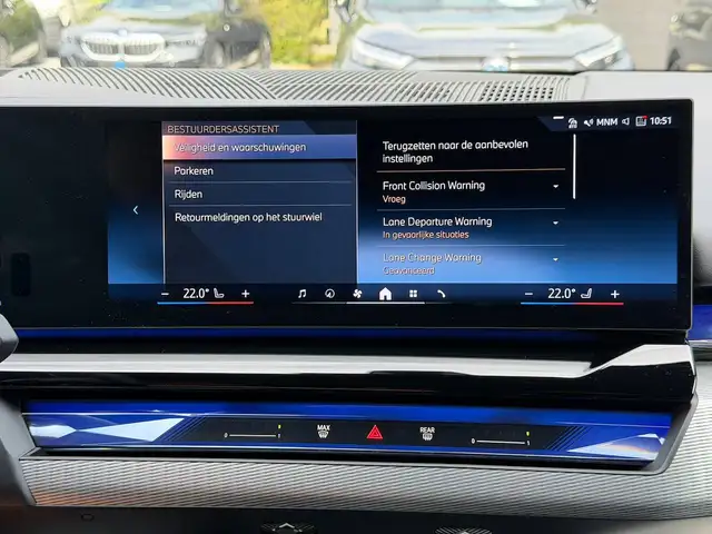 BMW 5 Series view 14