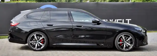 BMW 5 Series view 2