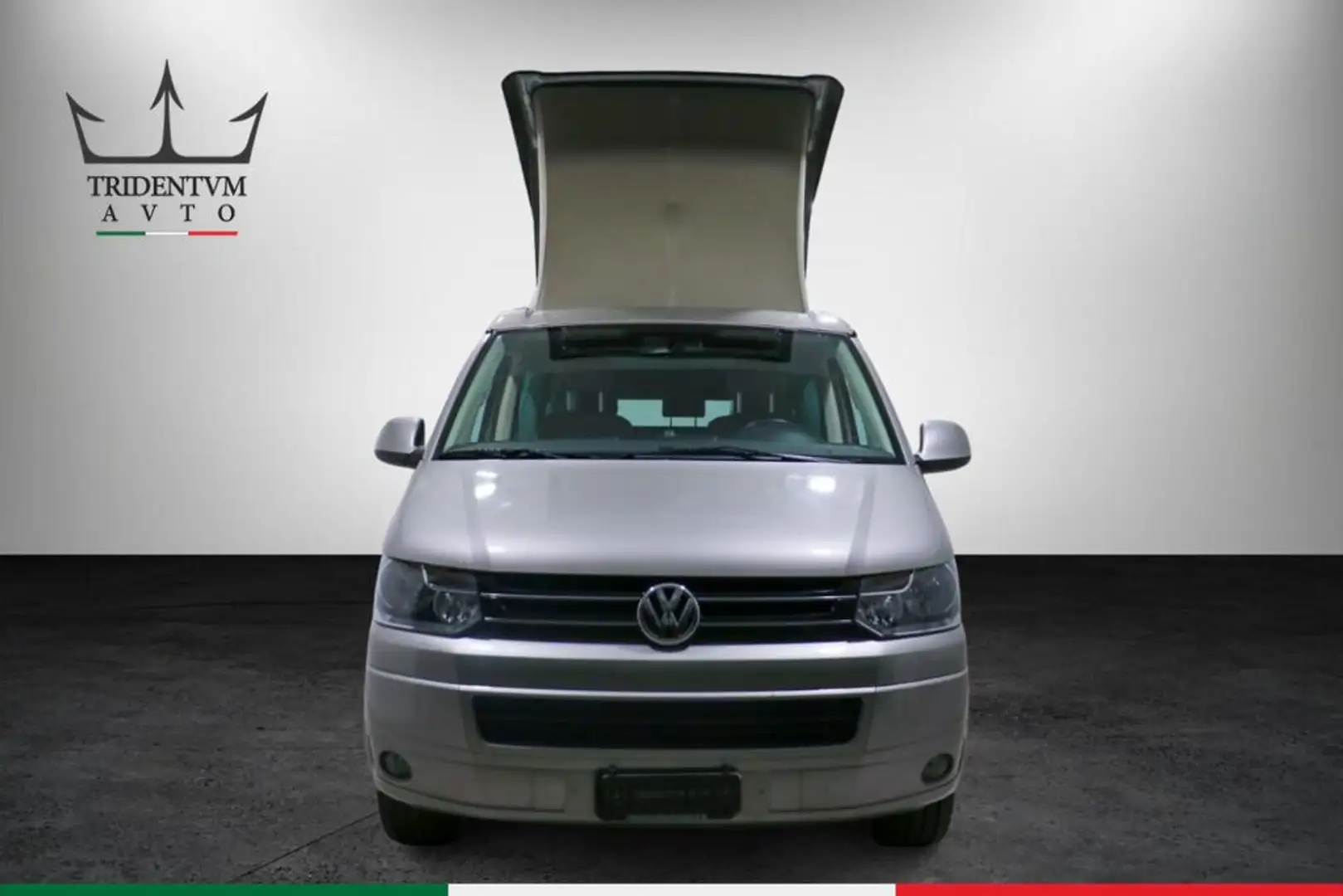 Volkswagen T5 California 2.0 Tdi Comfortline Gris - 2