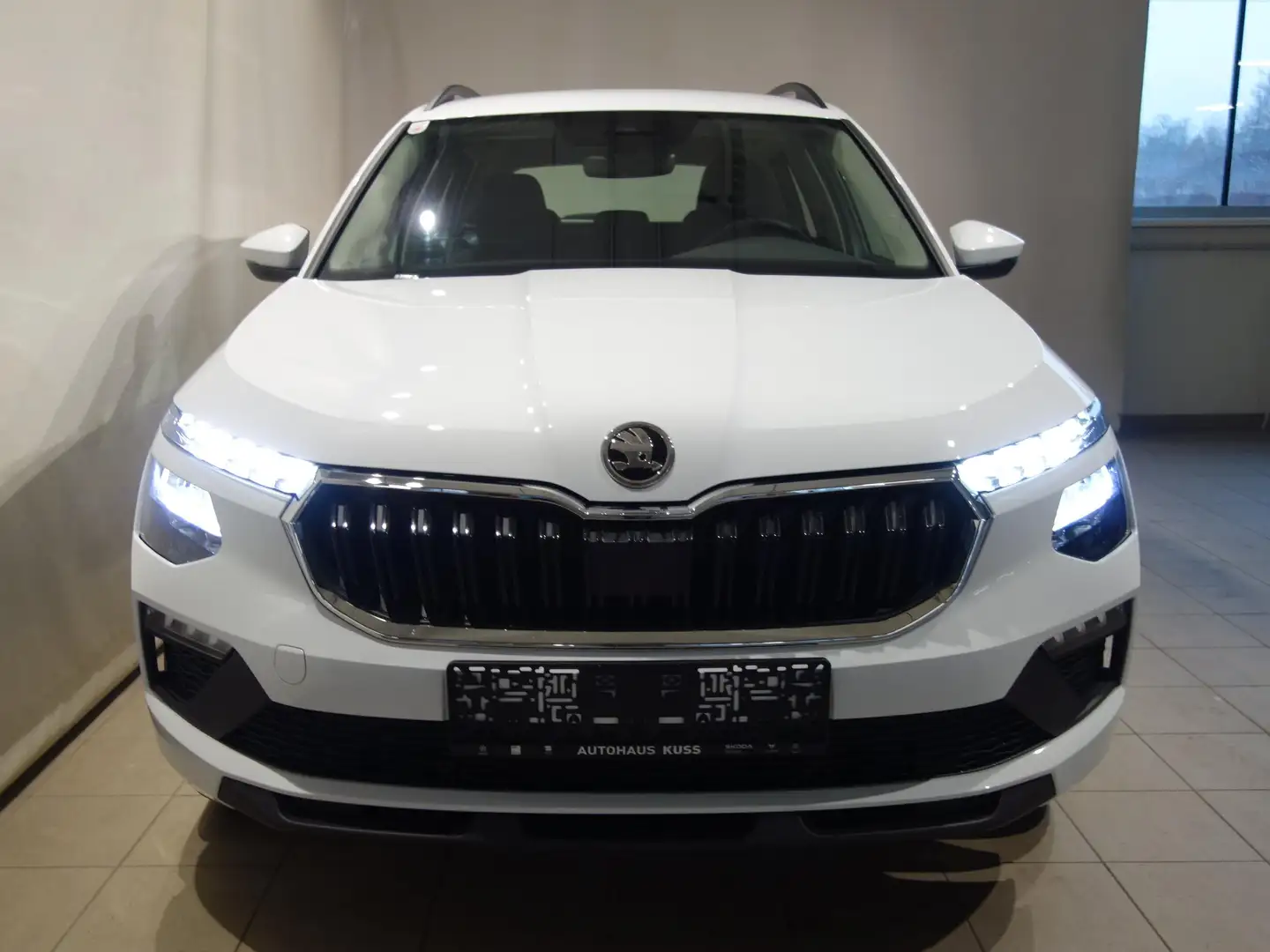 Skoda Kamiq Essence TSI DSG Weiß - 2