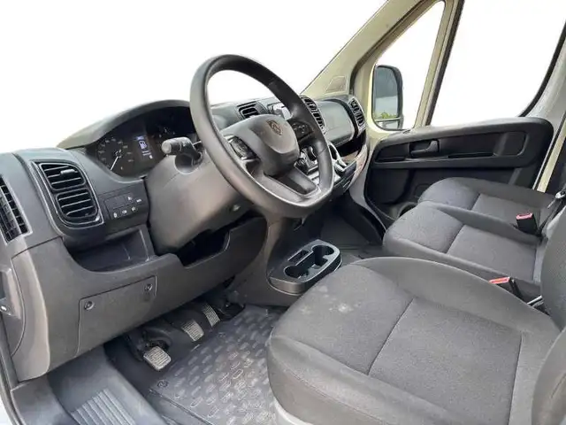 Peugeot Boxer view 11