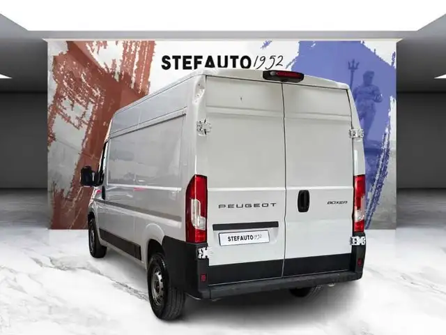Peugeot Boxer view 5