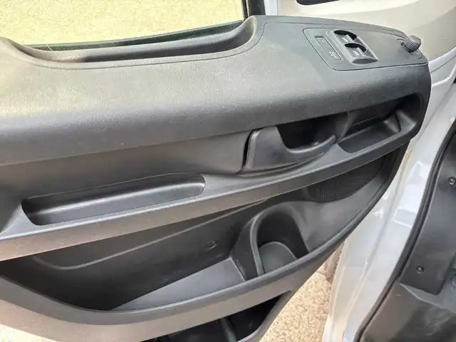 Peugeot Boxer view 10