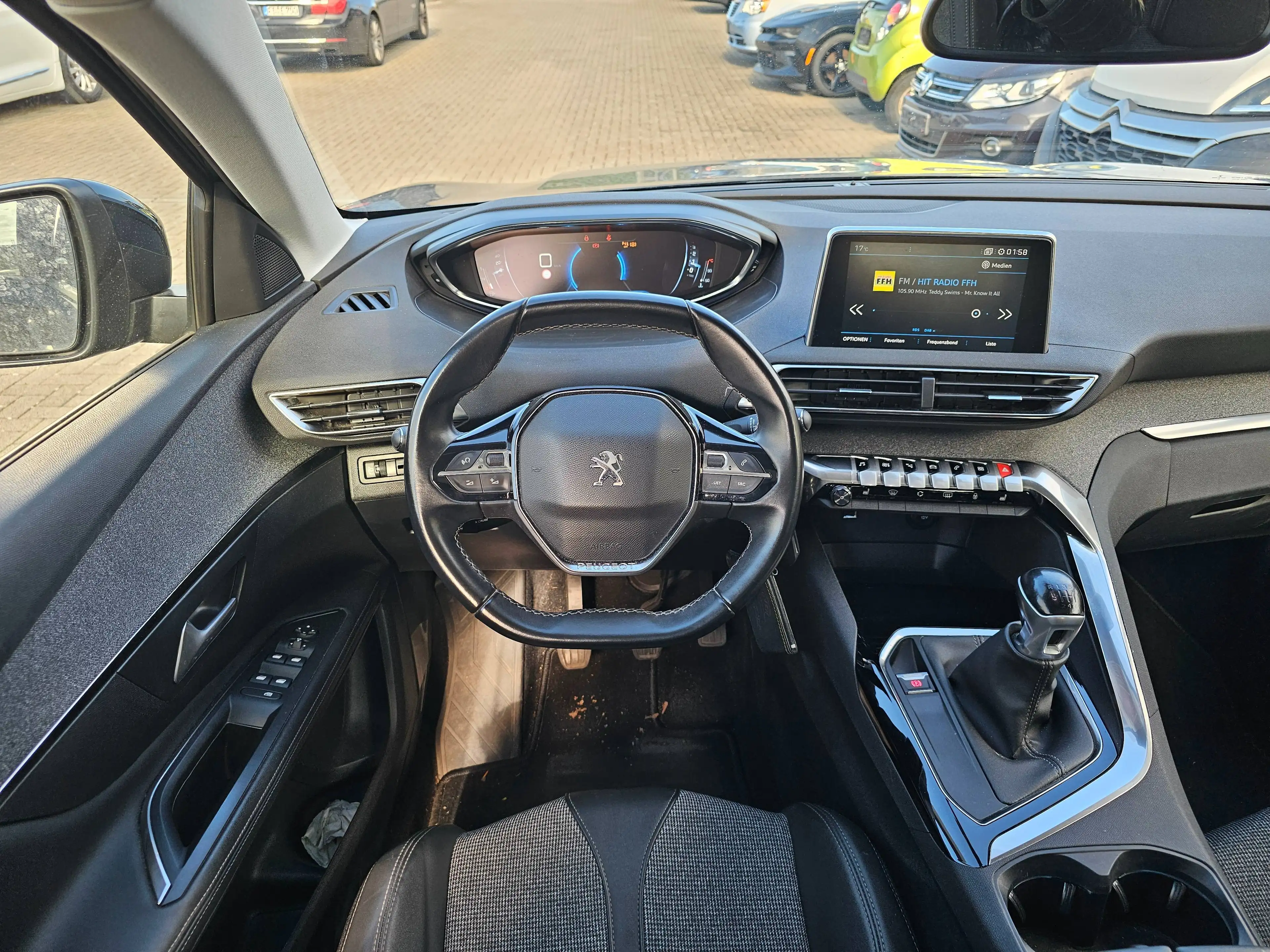 Peugeot 5008 Allure — photo 15