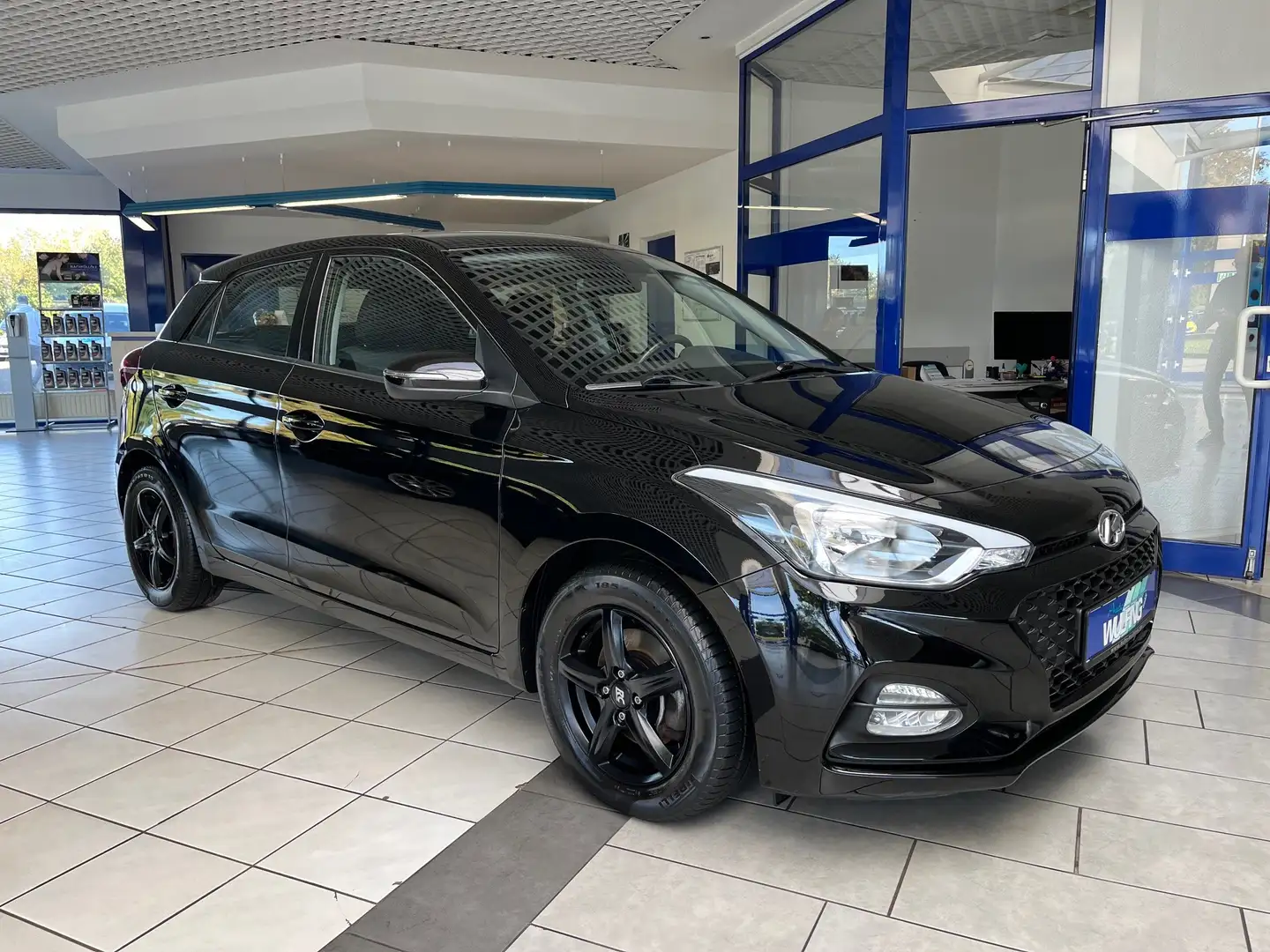 Hyundai i20 1.0T-GDI Klima,RFK,CarPlay,Sitzheiz. Noir - 1