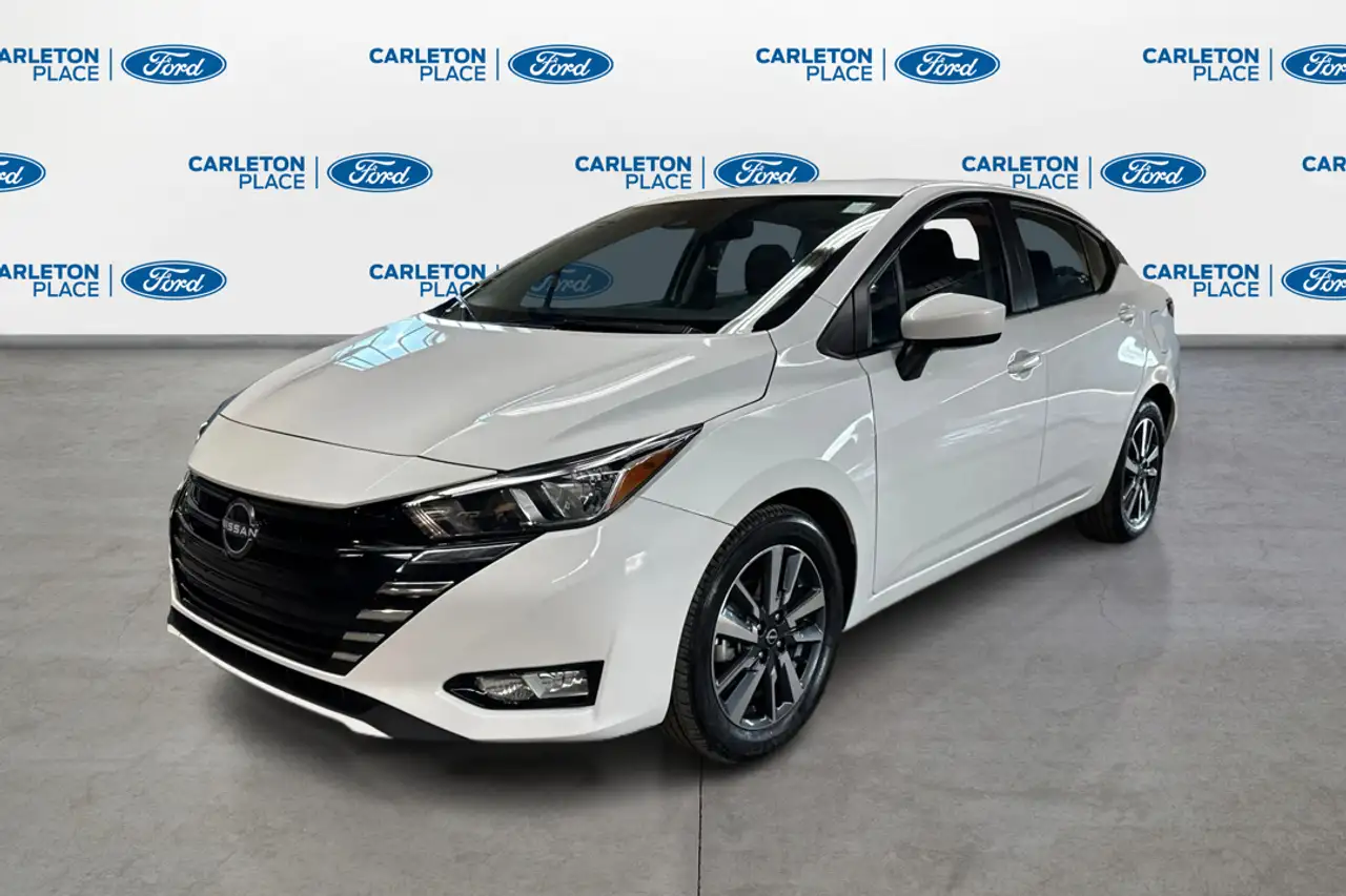 Nissan Versa photo Nissan Versa