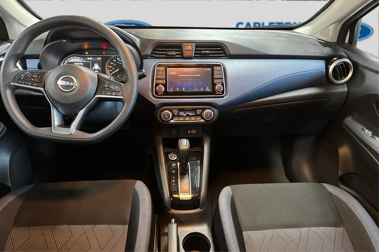 Nissan Versa photo Nissan Versa