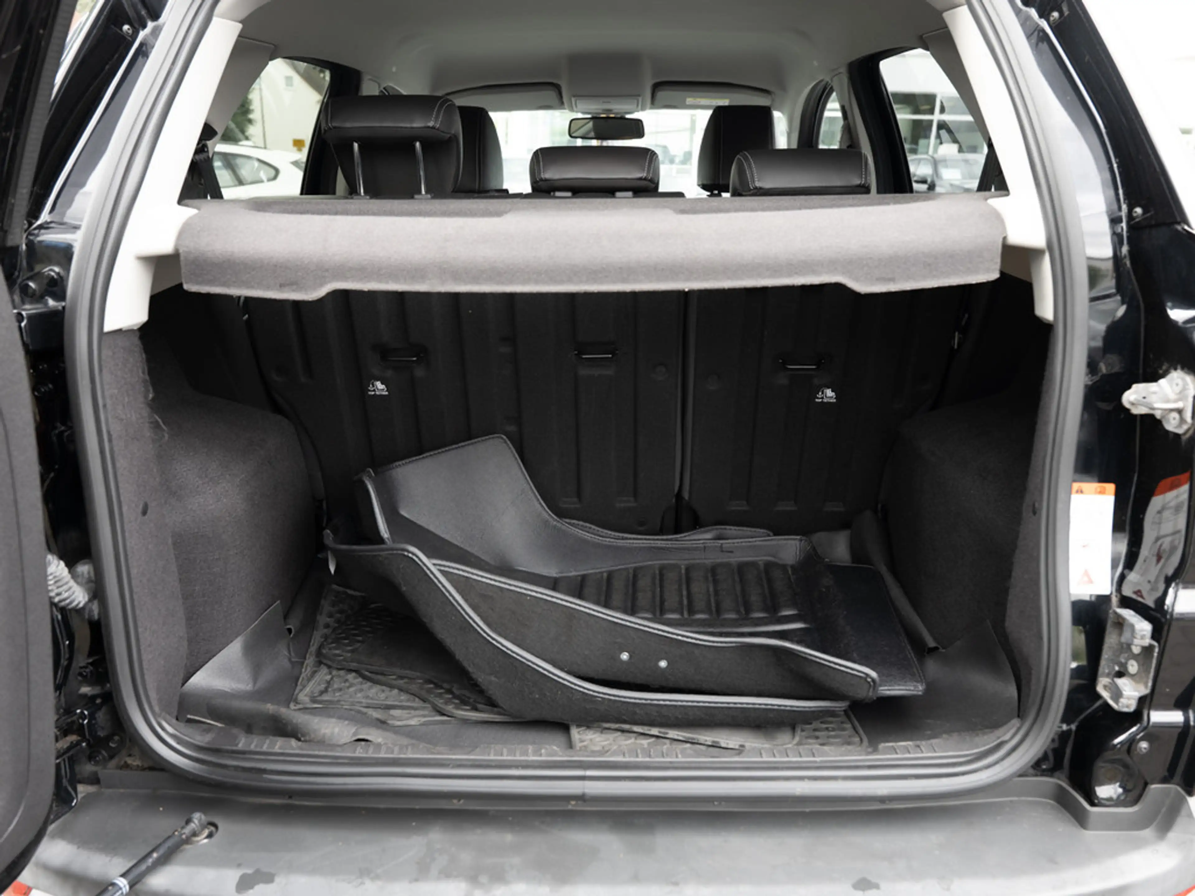 Ford EcoSport 1.0 EcoBoost Titanium SHZ PDC KLIMA — photo 11