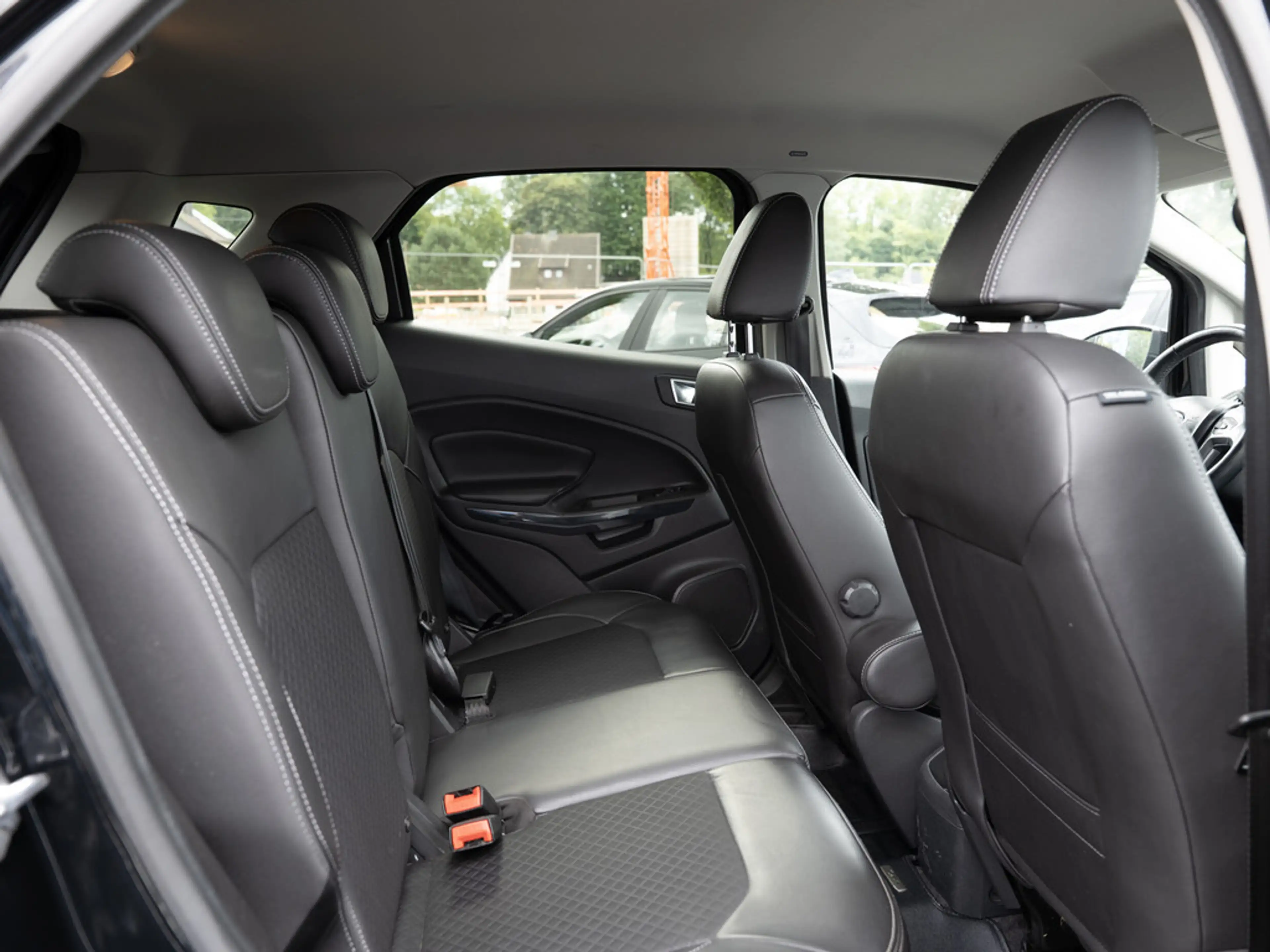 Ford EcoSport 1.0 EcoBoost Titanium SHZ PDC KLIMA — photo 9