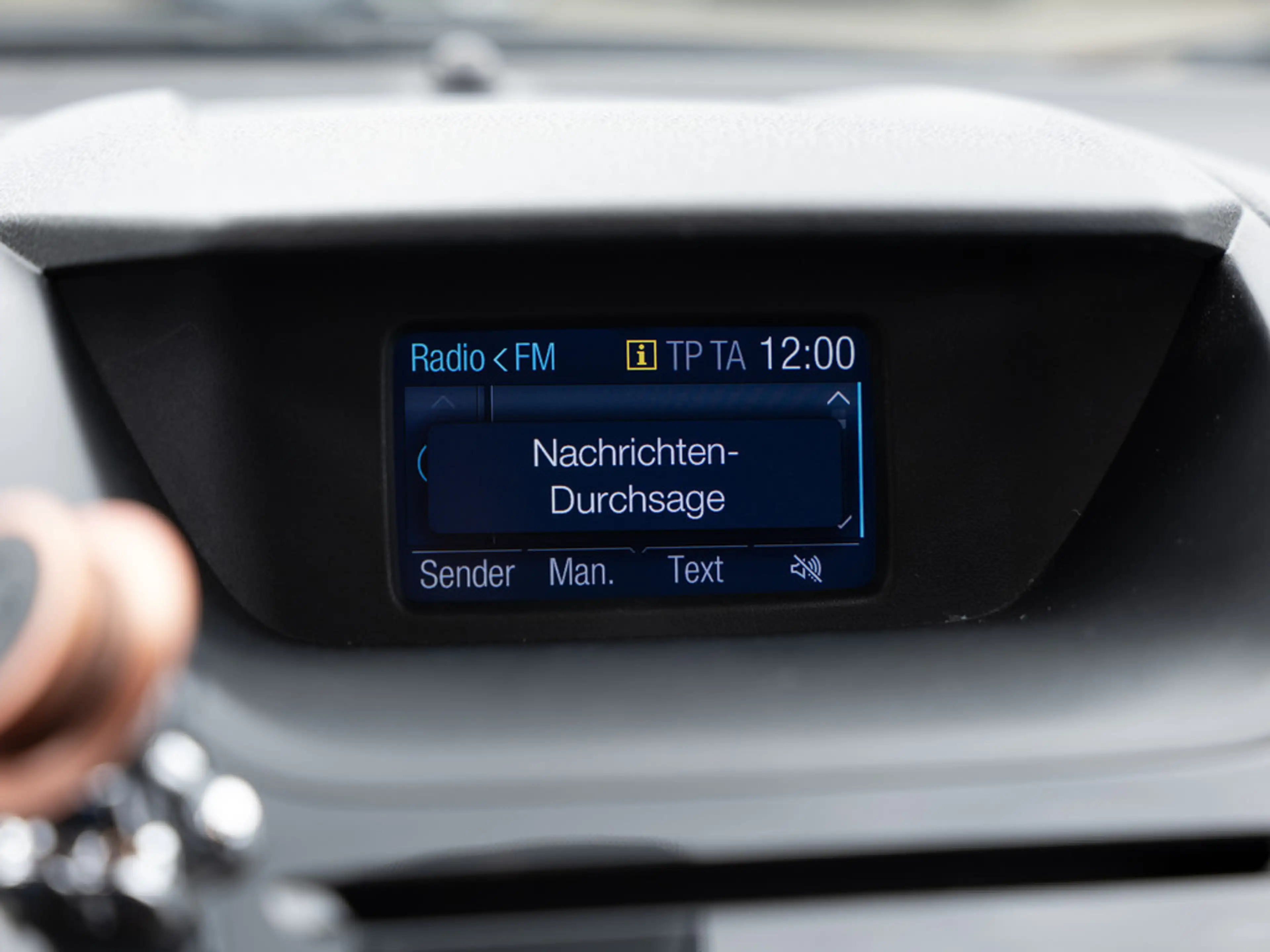 Ford EcoSport 1.0 EcoBoost Titanium SHZ PDC KLIMA — photo 15