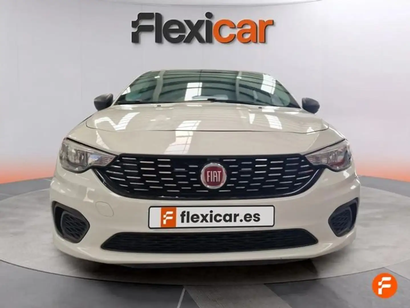 Fiat Tipo 1.4+16v+Easy+70kW+%2895CV%29+gasolina+5p. Blanco - 2