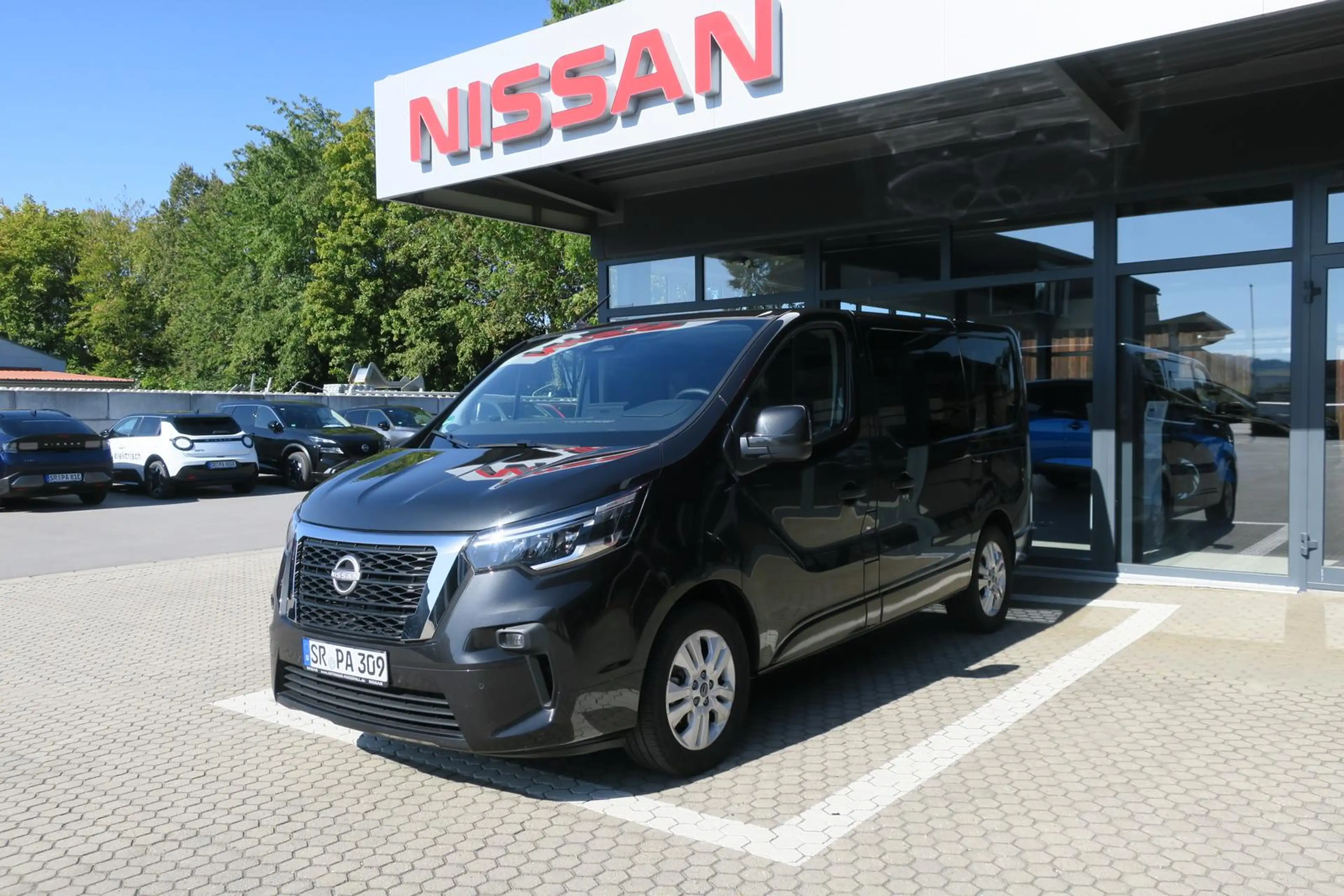 Nissan Primastar Kombi L1H1 dCi 170 AT TEKNA 9-SITZER — photo 2