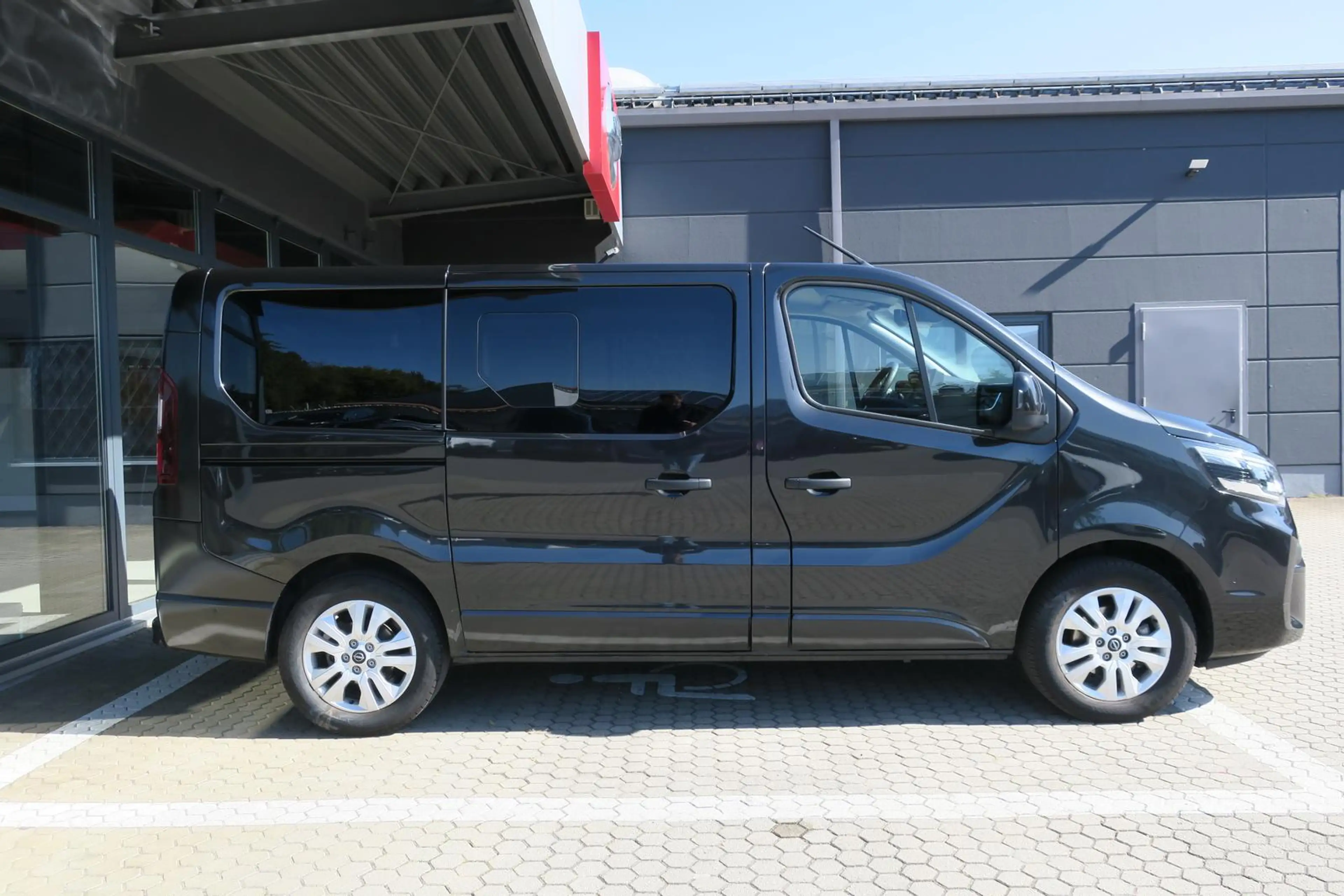 Nissan Primastar Kombi L1H1 dCi 170 AT TEKNA 9-SITZER — photo 5