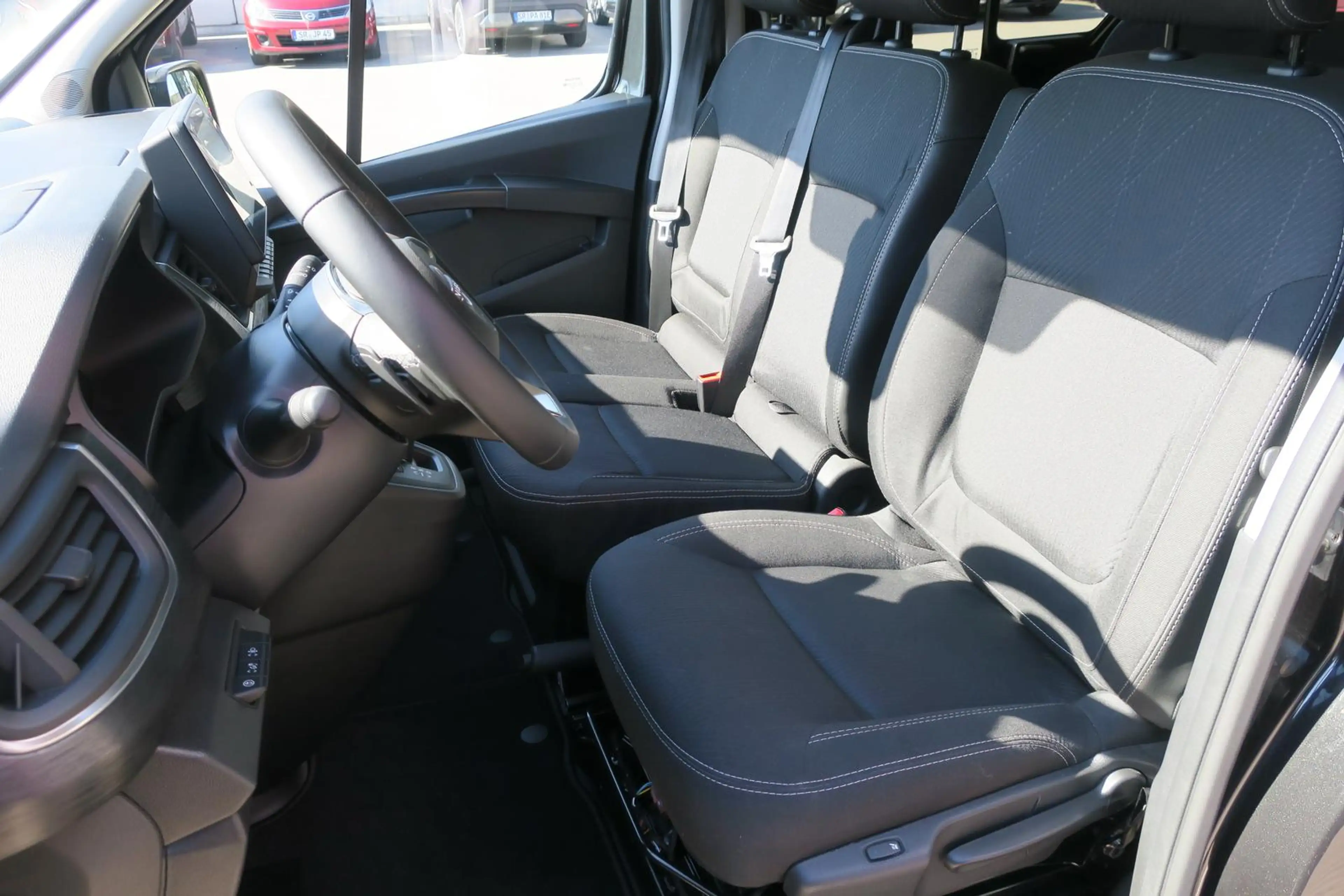 Nissan Primastar Kombi L1H1 dCi 170 AT TEKNA 9-SITZER — photo 8