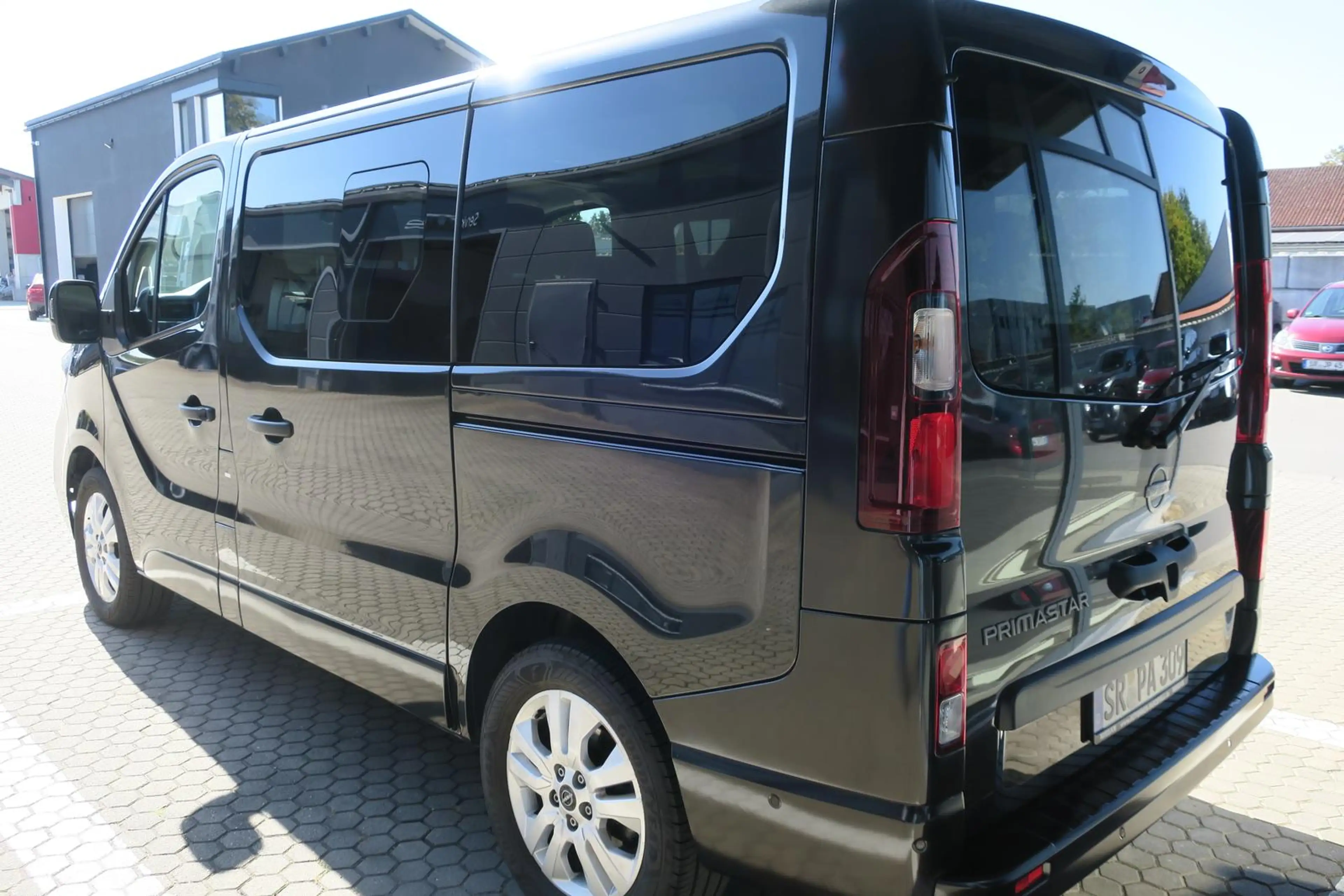 Nissan Primastar Kombi L1H1 dCi 170 AT TEKNA 9-SITZER — photo 7