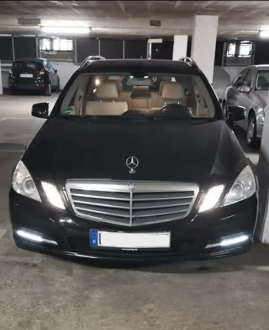 Mercedes-Benz E 250 T CDI DPF BlueEFFICIENCY 7G-TRONIC Schwarz - 1