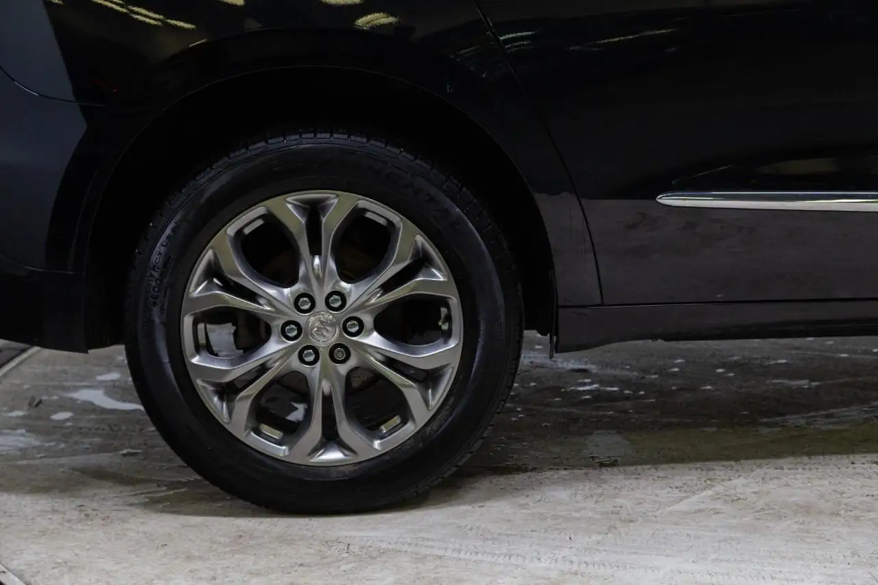 Buick Enclave снимка Buick Enclave