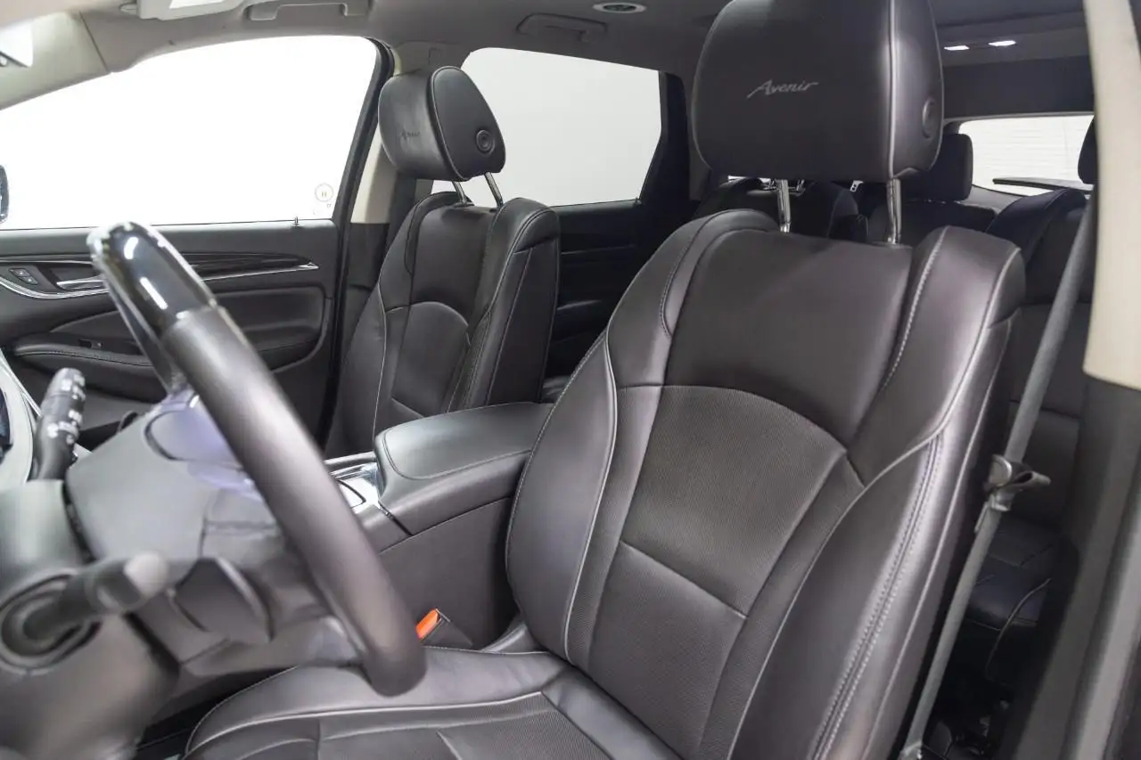 Buick Enclave снимка Buick Enclave